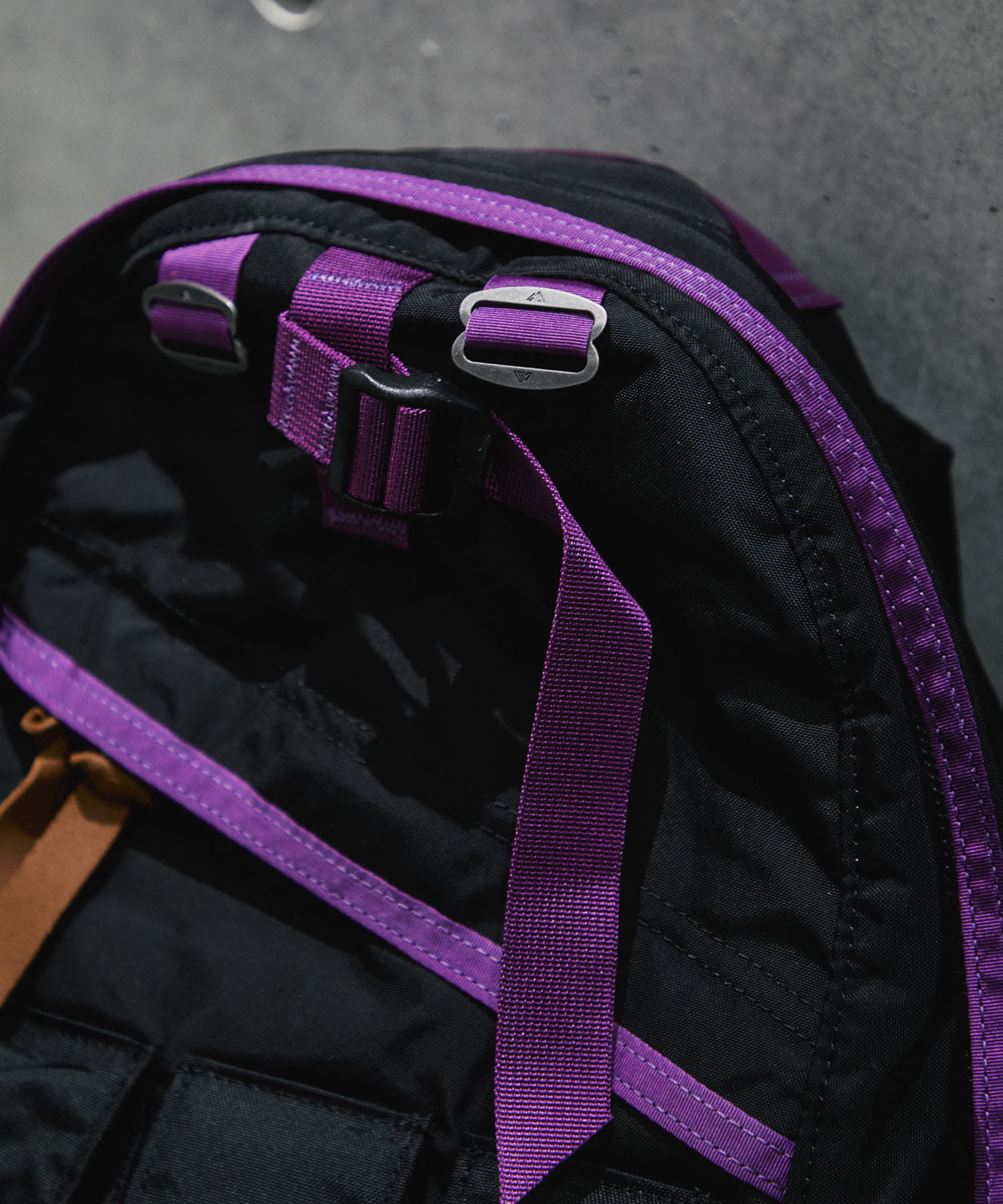 NEXUSVII.×GREGORY　DAYPACK PARASITE BLK/PUR FREE