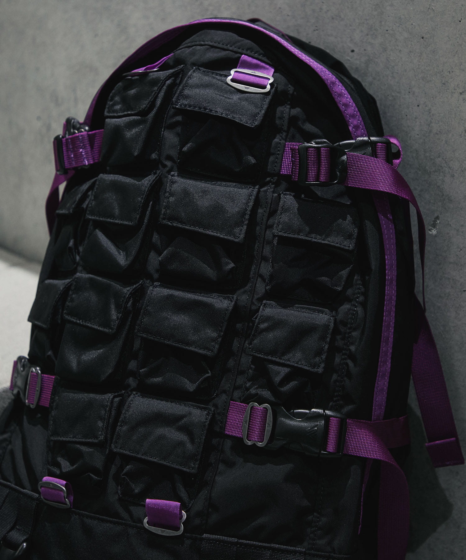 BLK/PUR