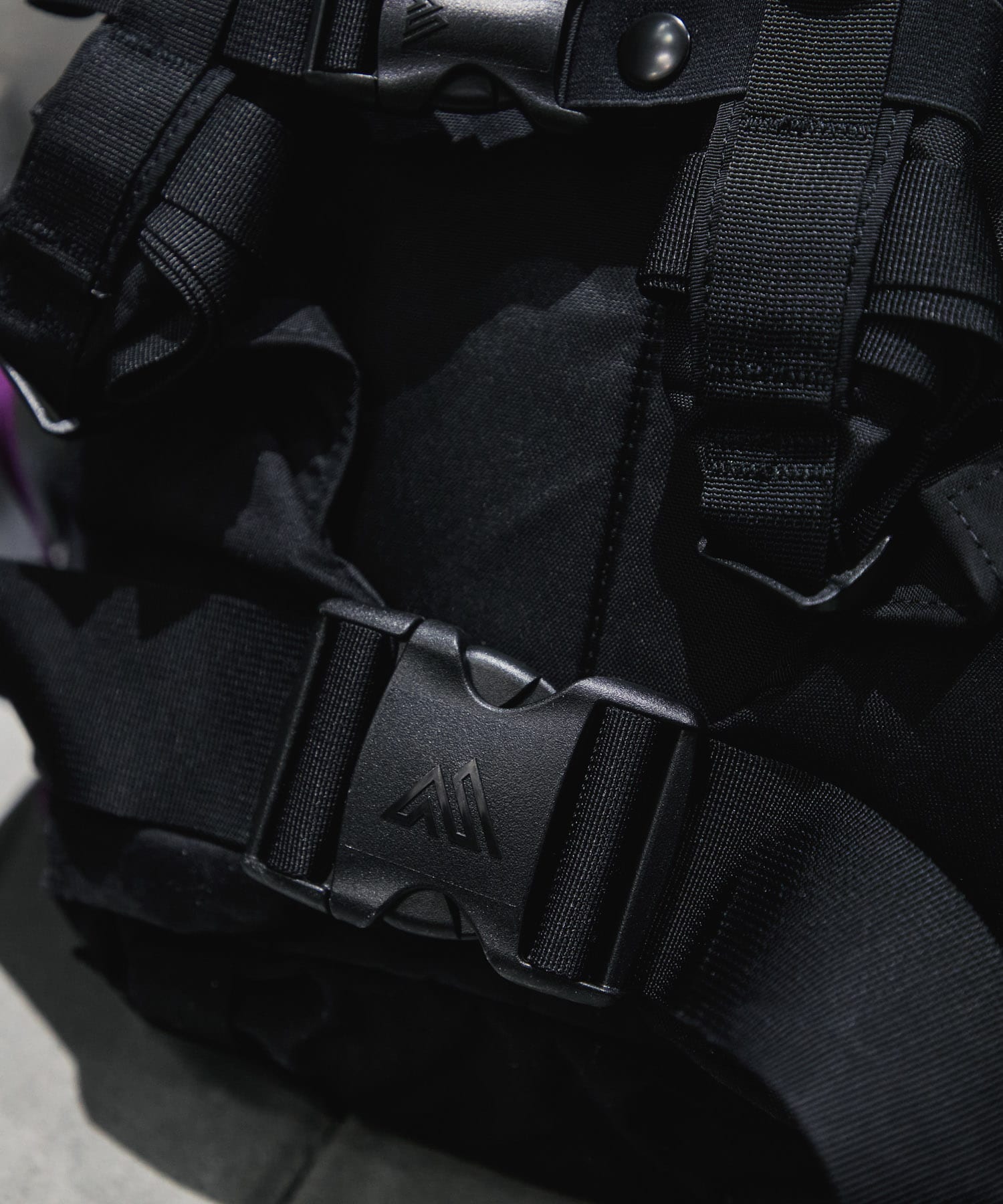 BLK/PUR