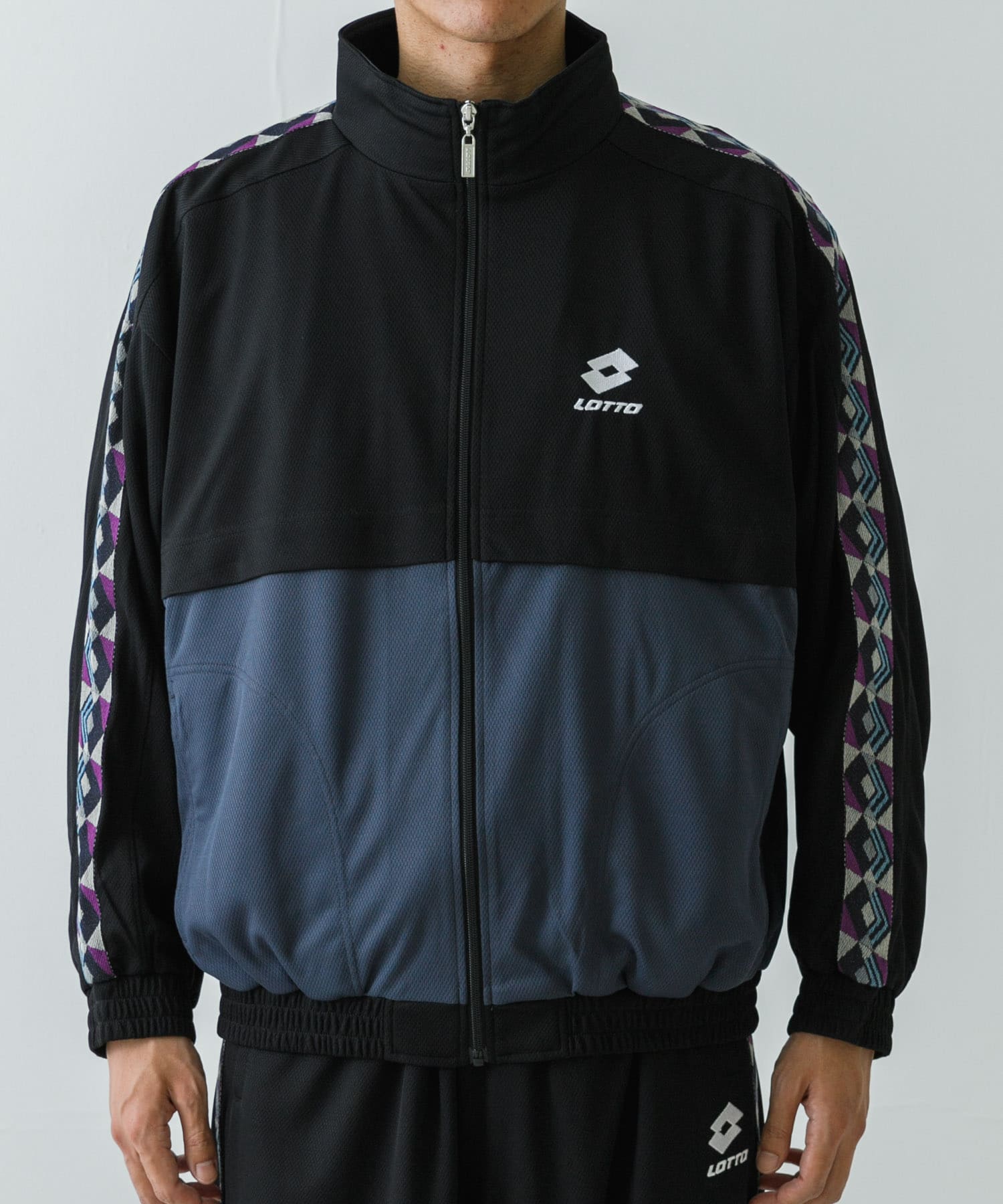 BLK×GRY
