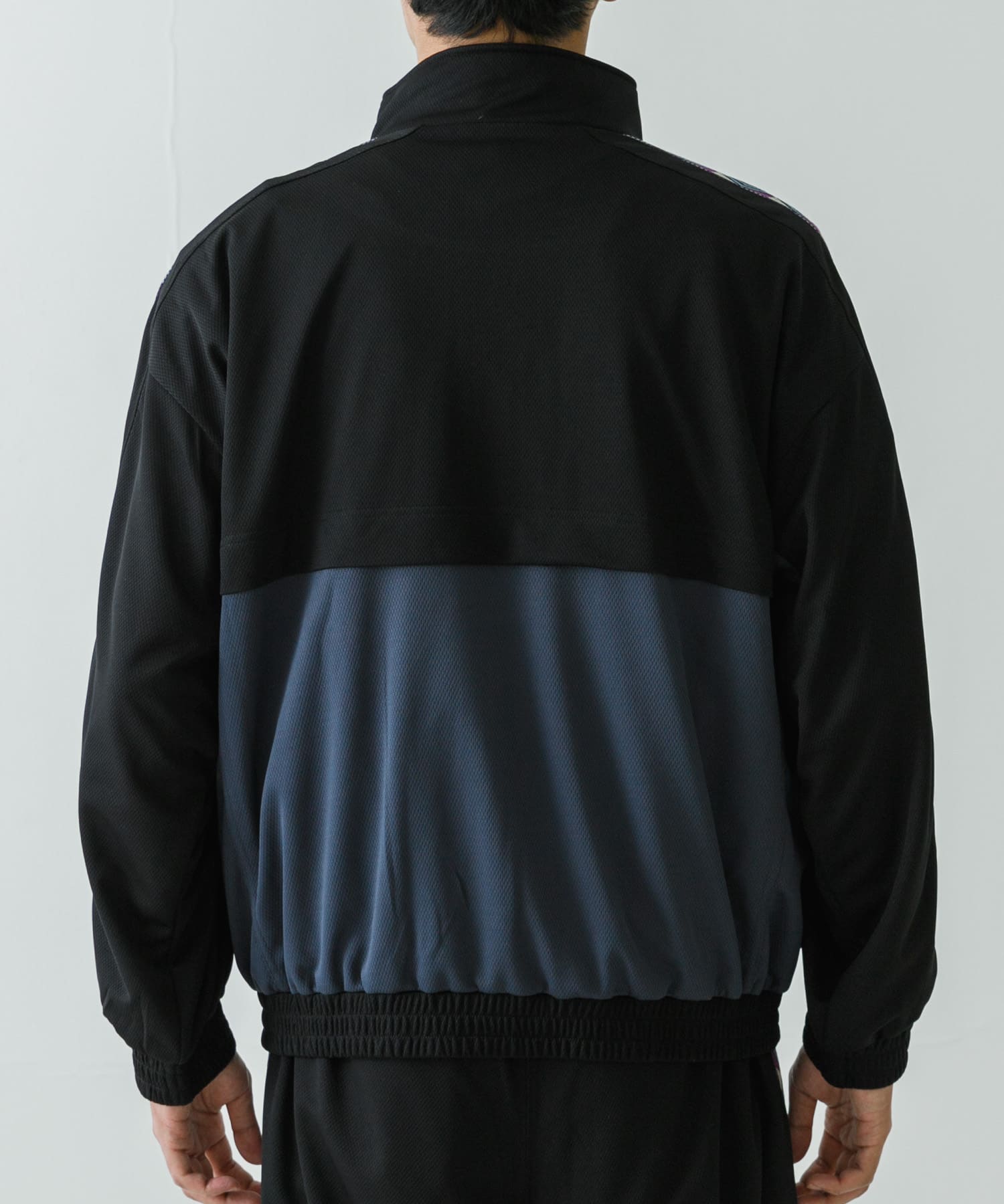 BLK×GRY