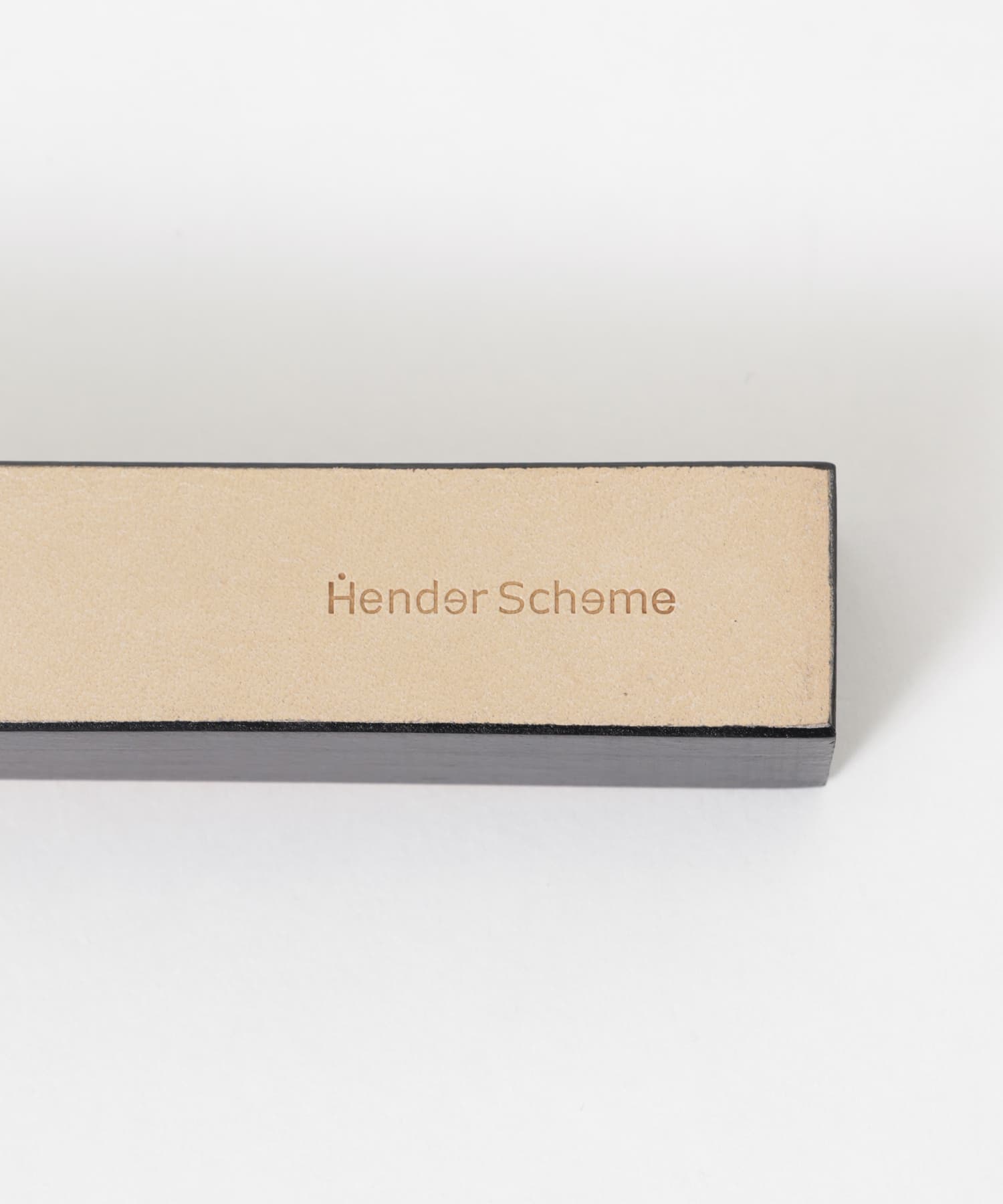 Hender Scheme　river side black -