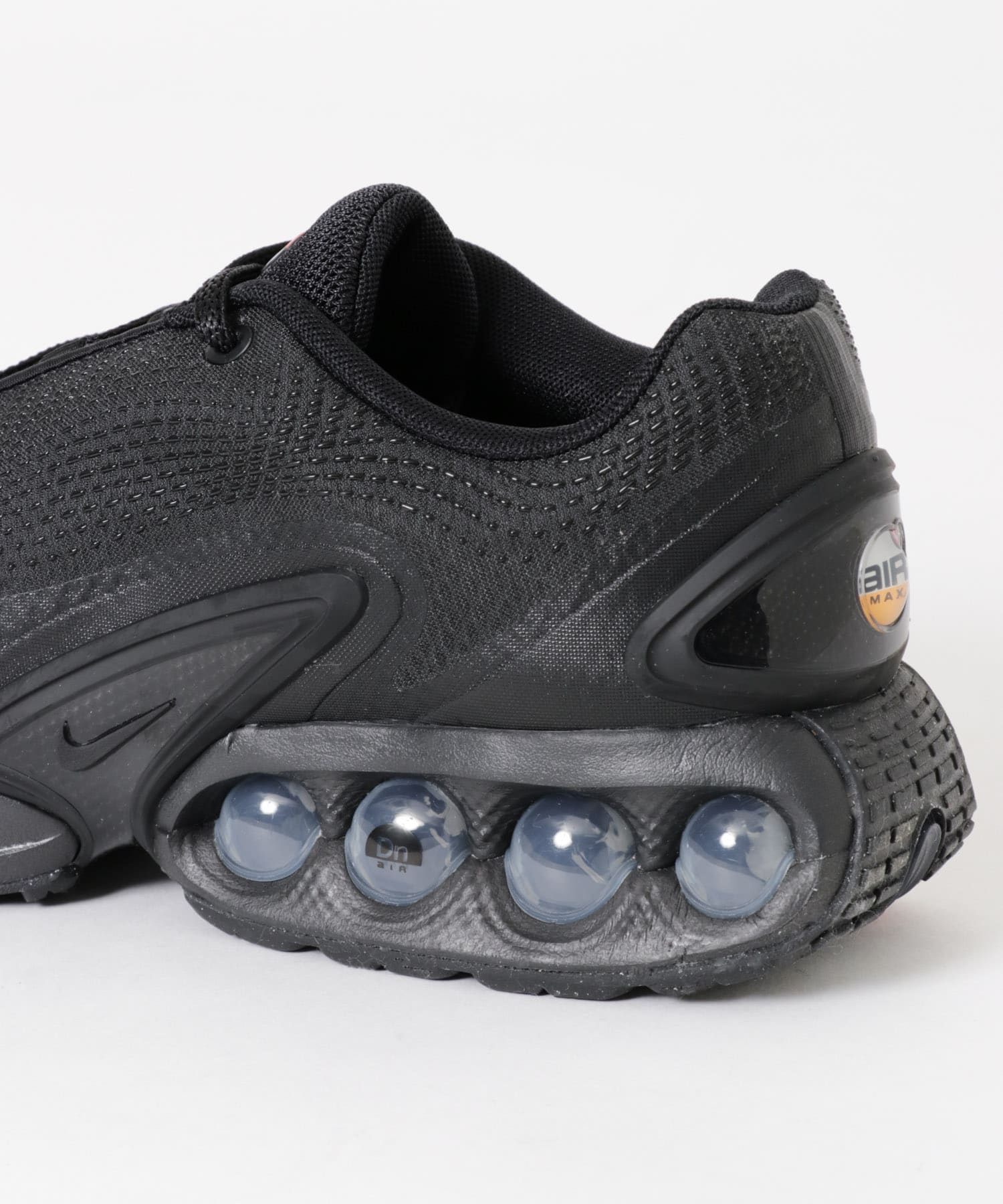 NIKE　ナイキ エア マックス DN BLACK 26