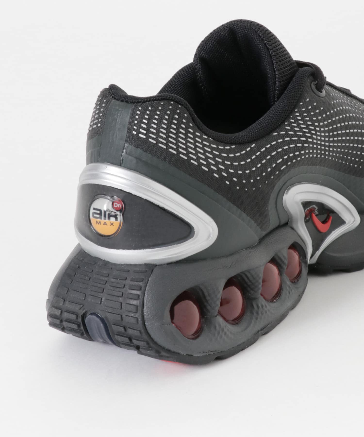NIKE　ナイキ エア マックス DN BLK/RED 26