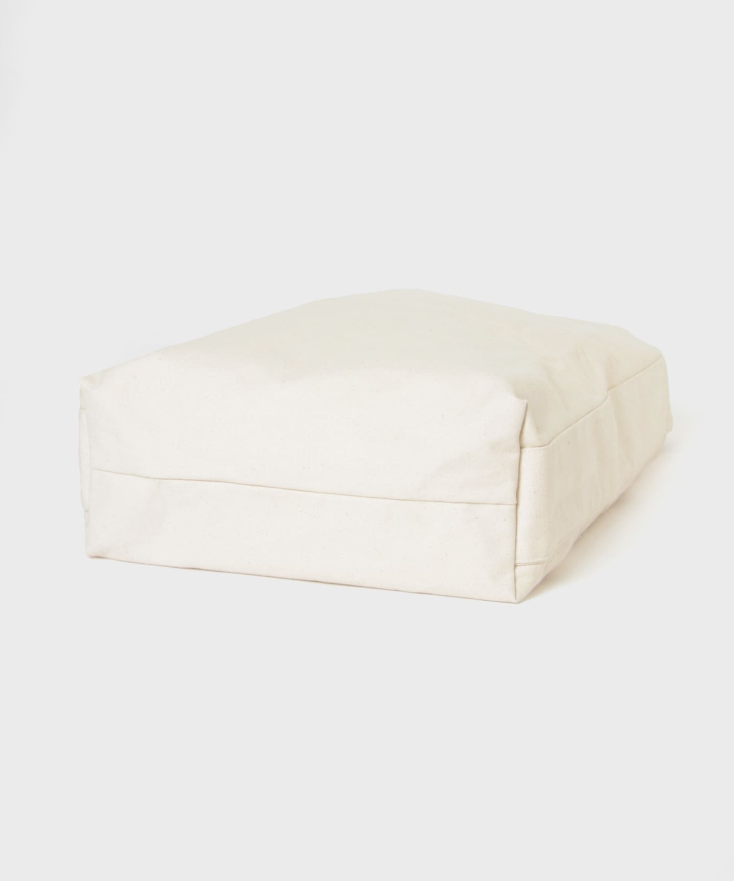 Kaan　MEGA BUCKET TOTE NATURAL FREE