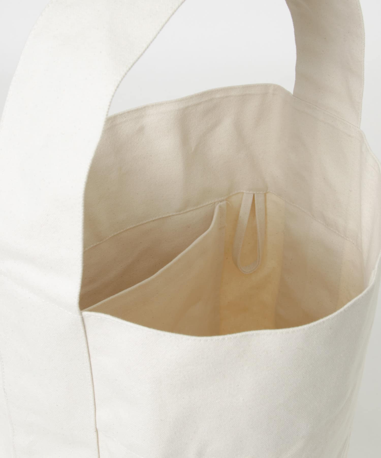 Kaan　MEGA BUCKET TOTE NATURAL FREE