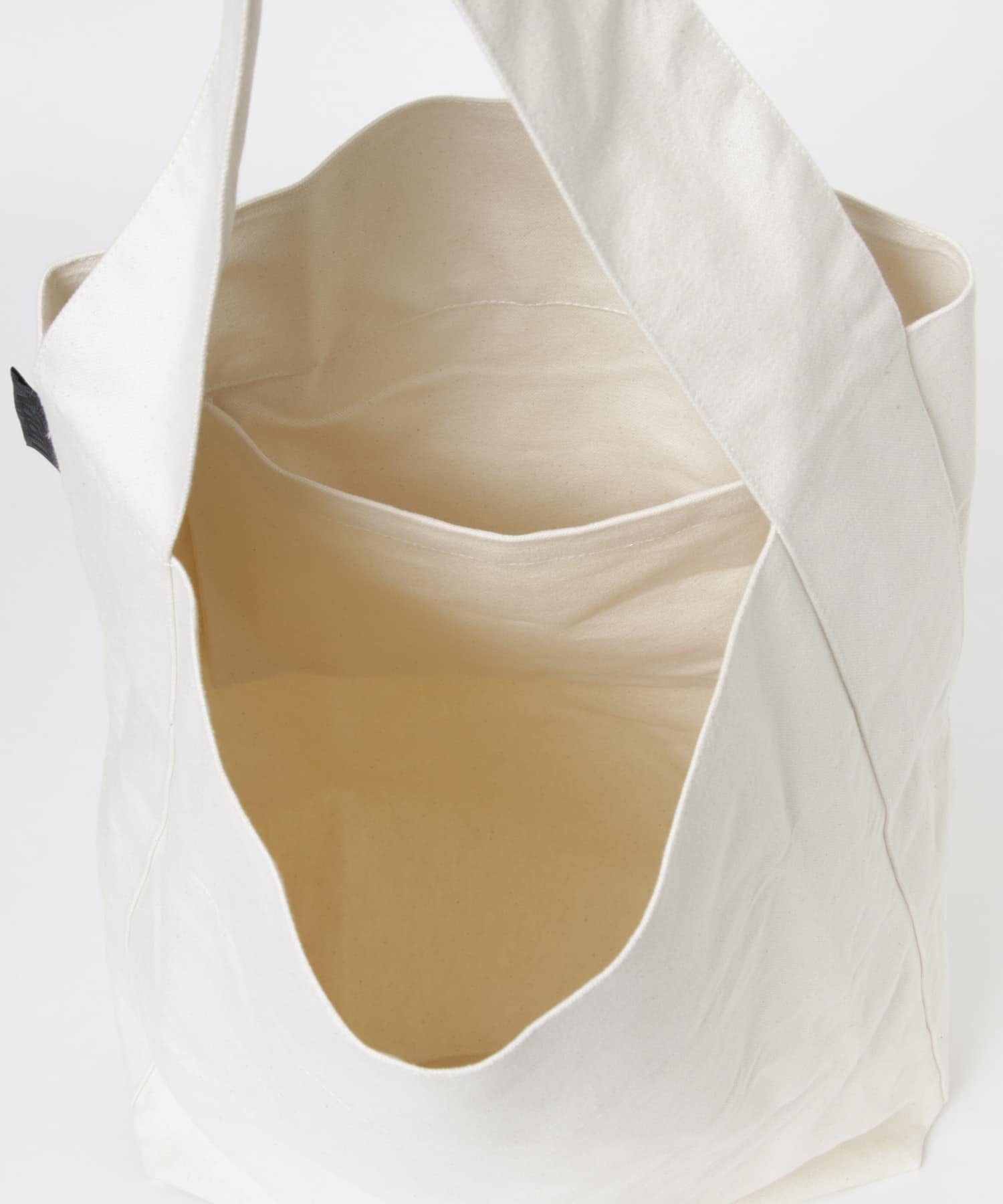 Kaan　MEGA BUCKET TOTE NATURAL FREE