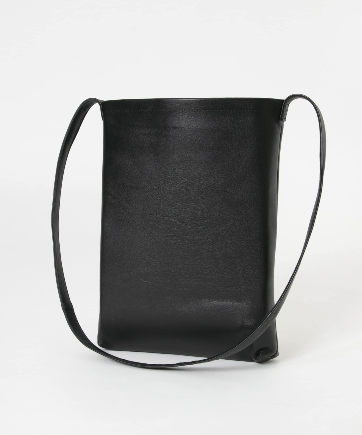Hender Scheme　cow shoulder big black -