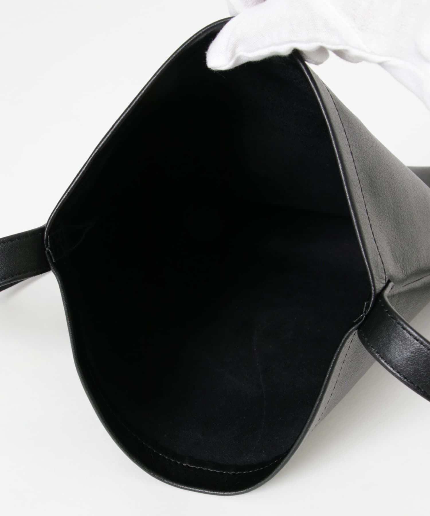 Hender Scheme　cow shoulder big black -