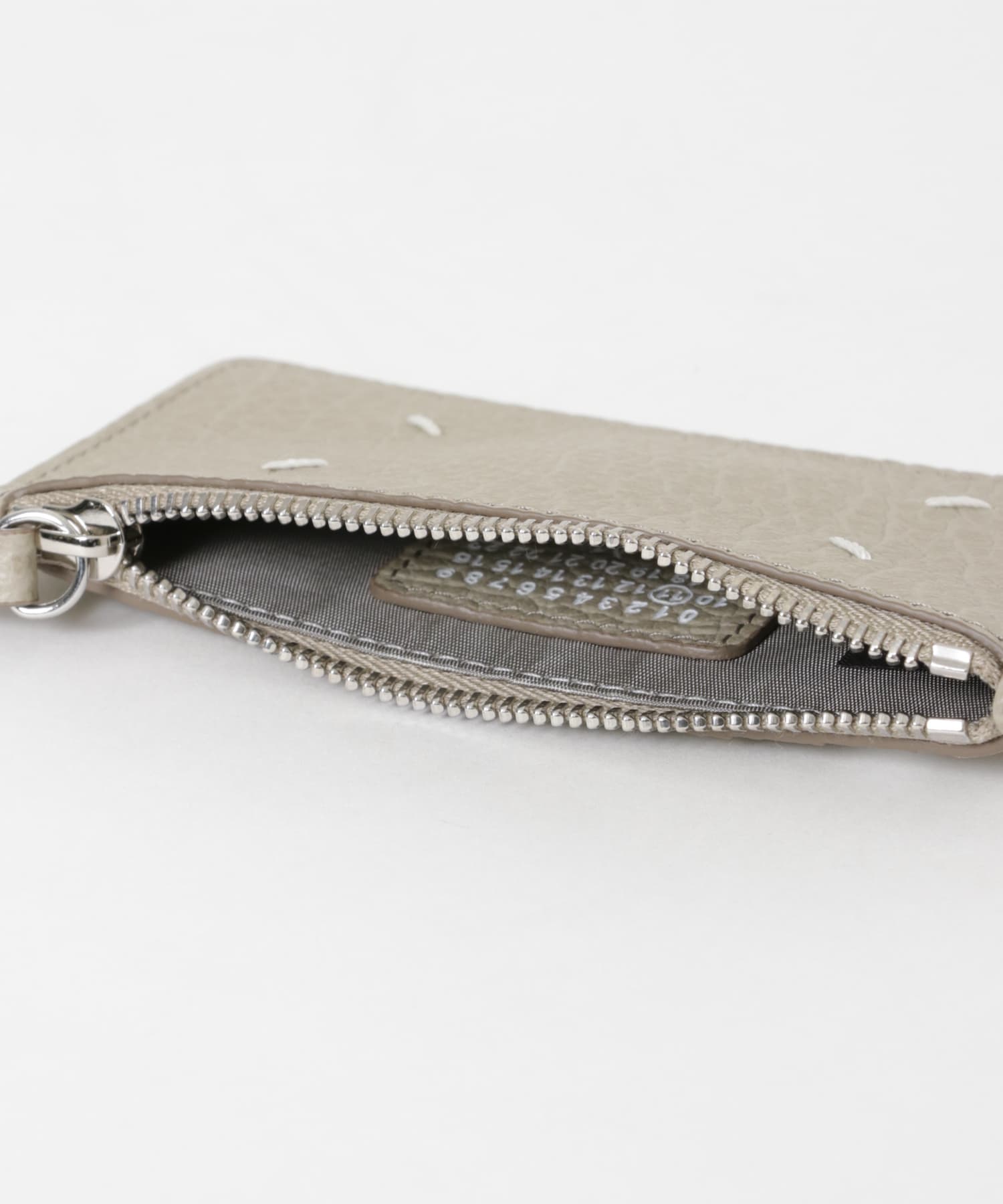 Maison Margiela　CARD HOLDER ZIP EW P4455 T8049 -