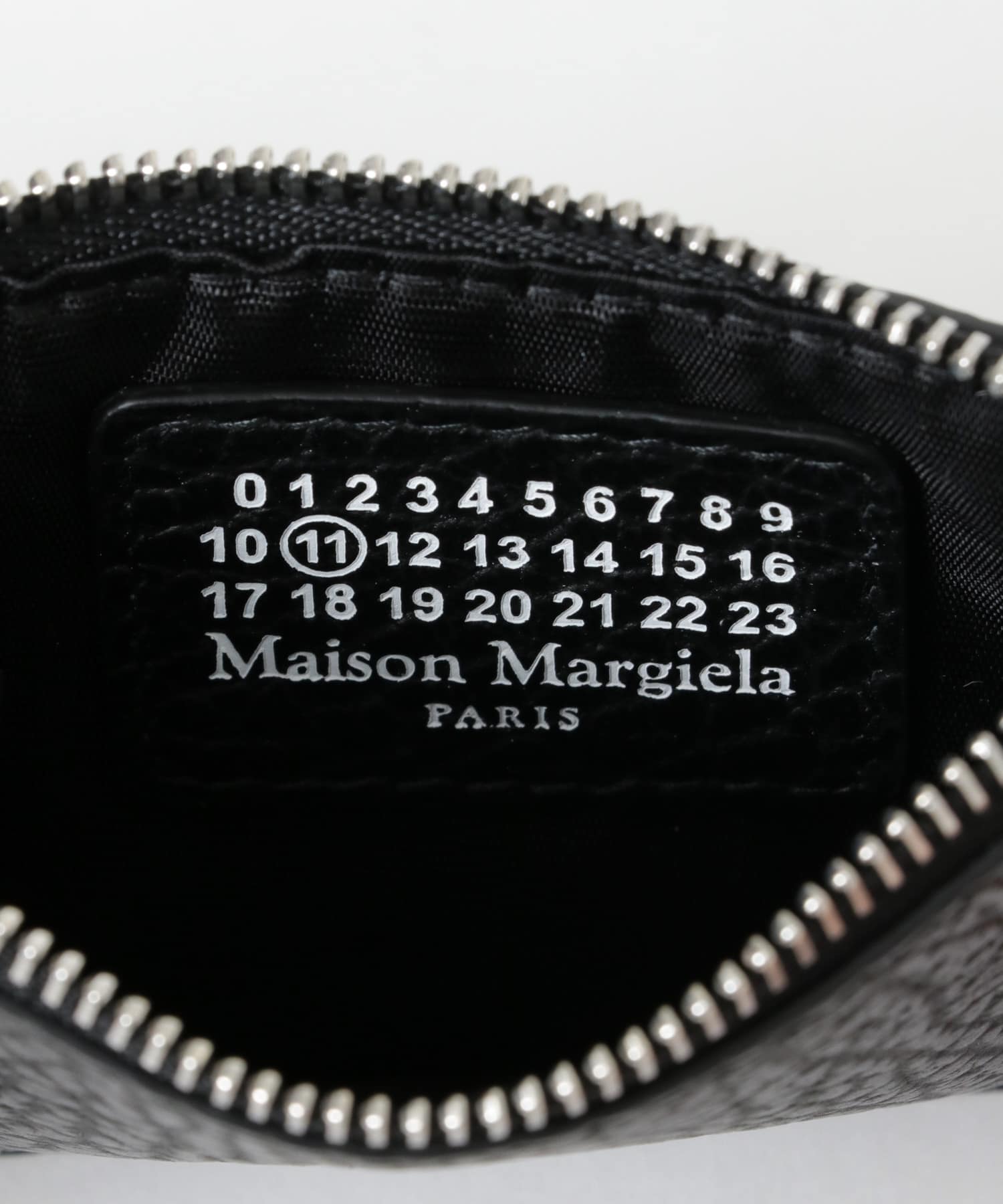 Maison Margiela　CARD HOLDER ZIP EW P4455 T8013 -