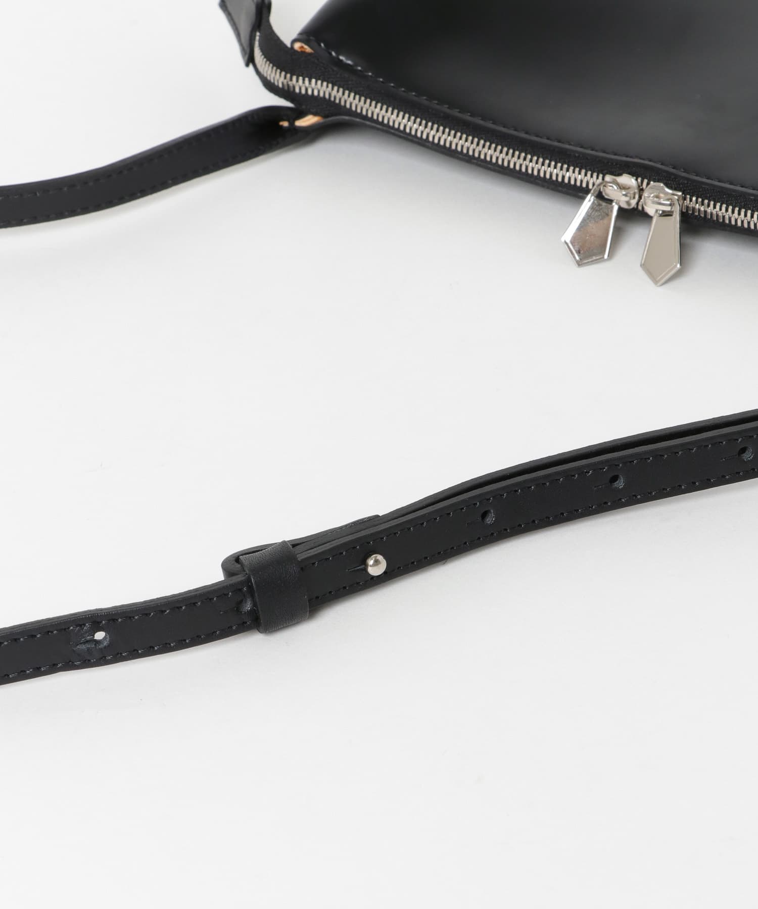 PIENI　SHOULDER S MUSTA -