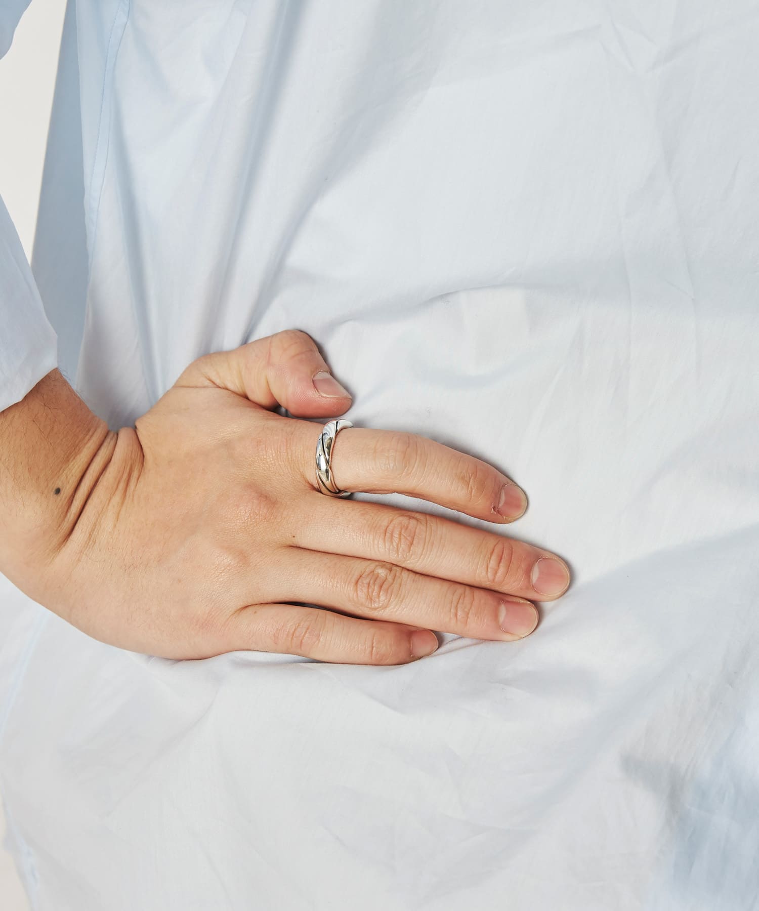 XOLO　Single Twist Ring