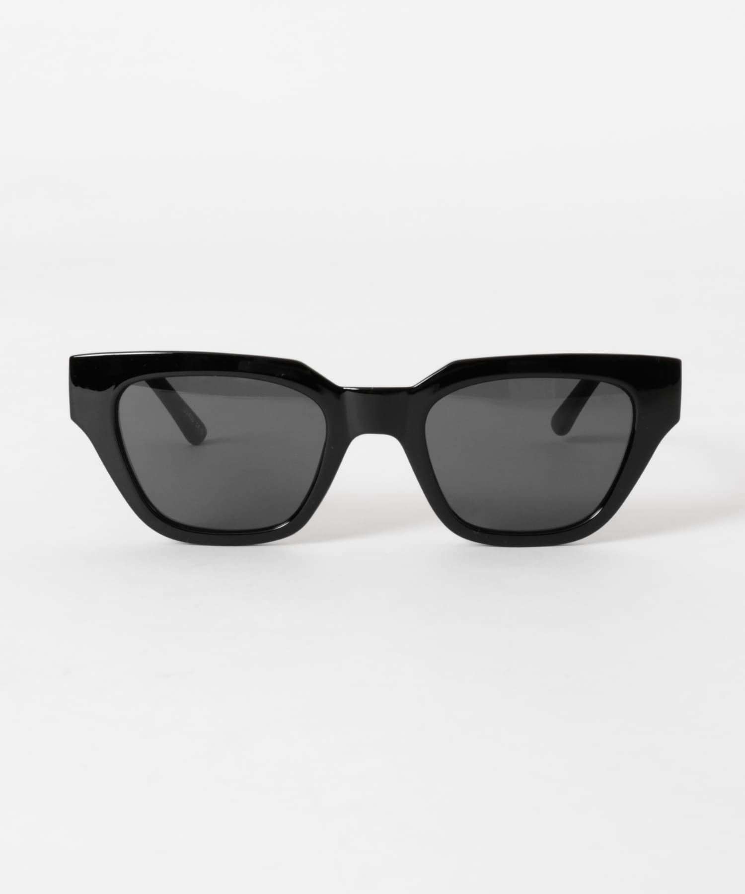 A.Kjaerbede　KAWS BLACK FREE