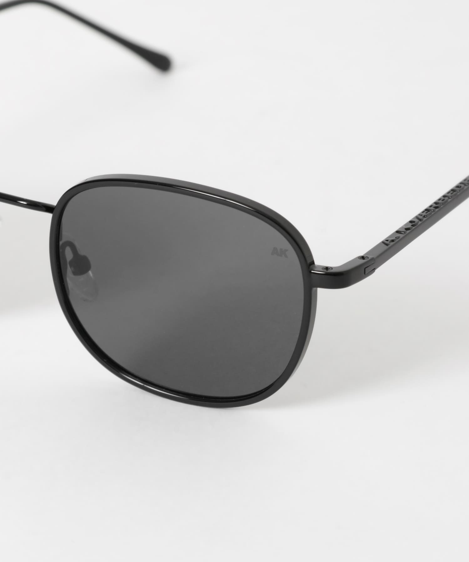 A.Kjaerbede　HELLO BLACK FREE