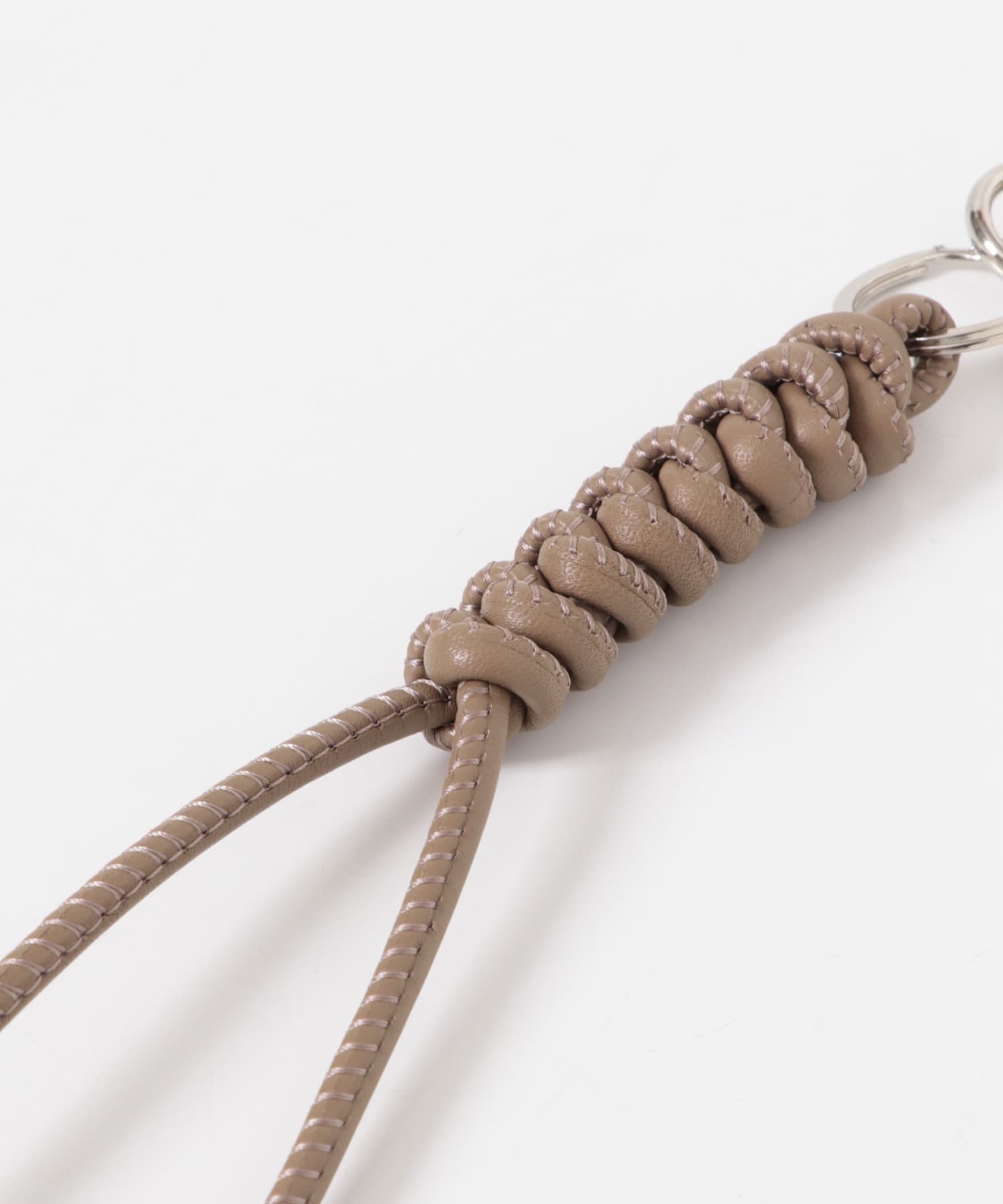 ITTI　SNAKEKNOT CHARM / STCOW TAUPE FREE