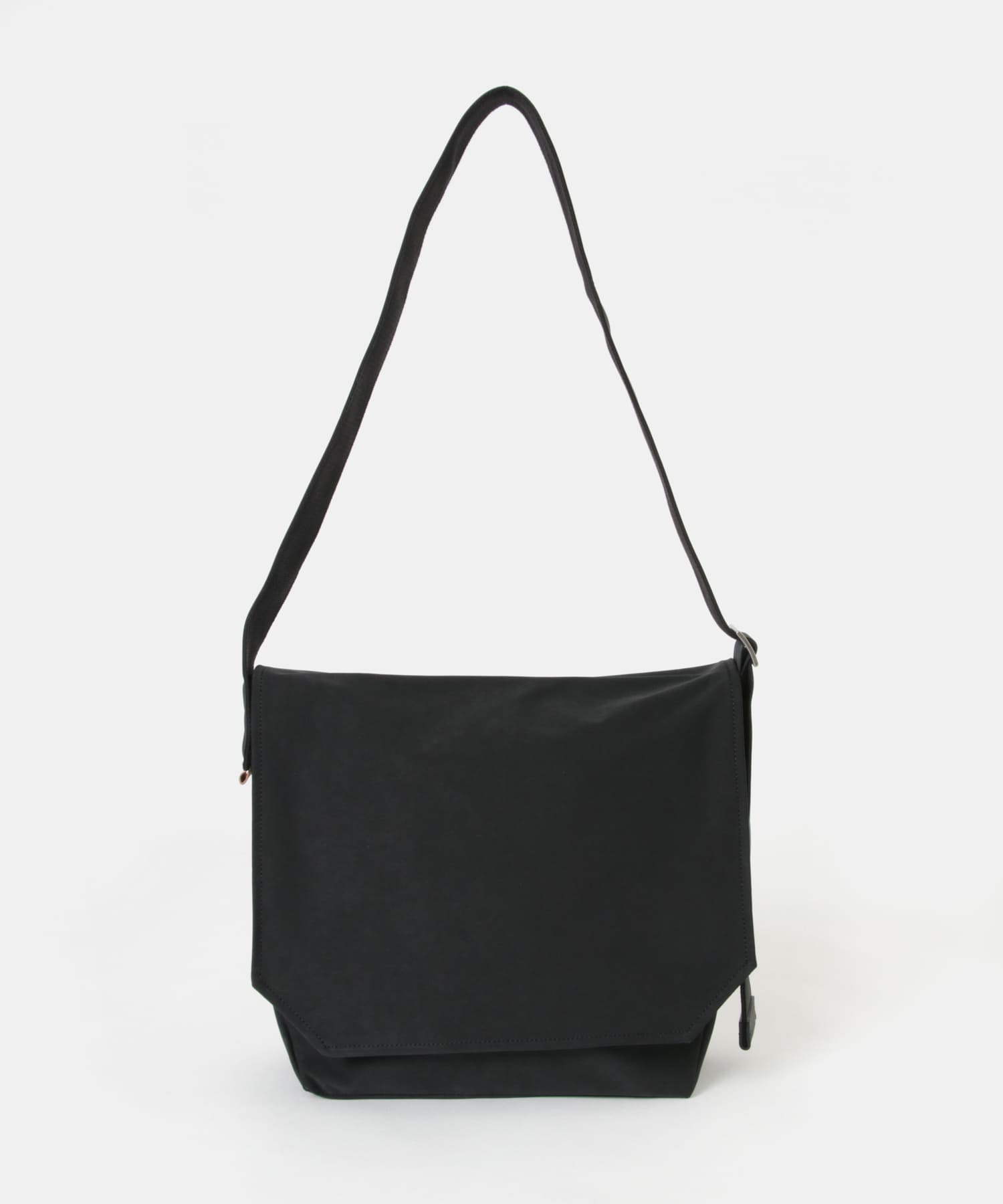 Hender Scheme　flap shoulder small black FREE
