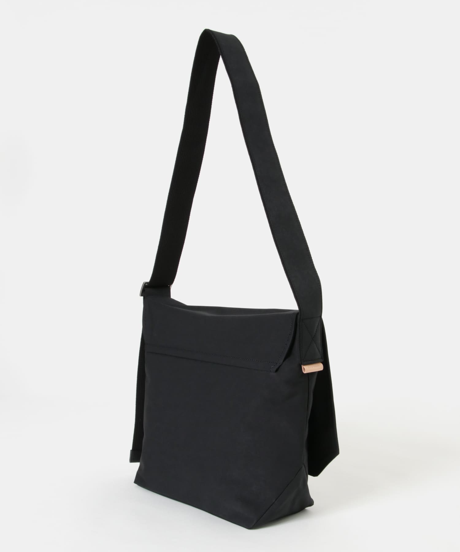 Hender Scheme　flap shoulder small black FREE