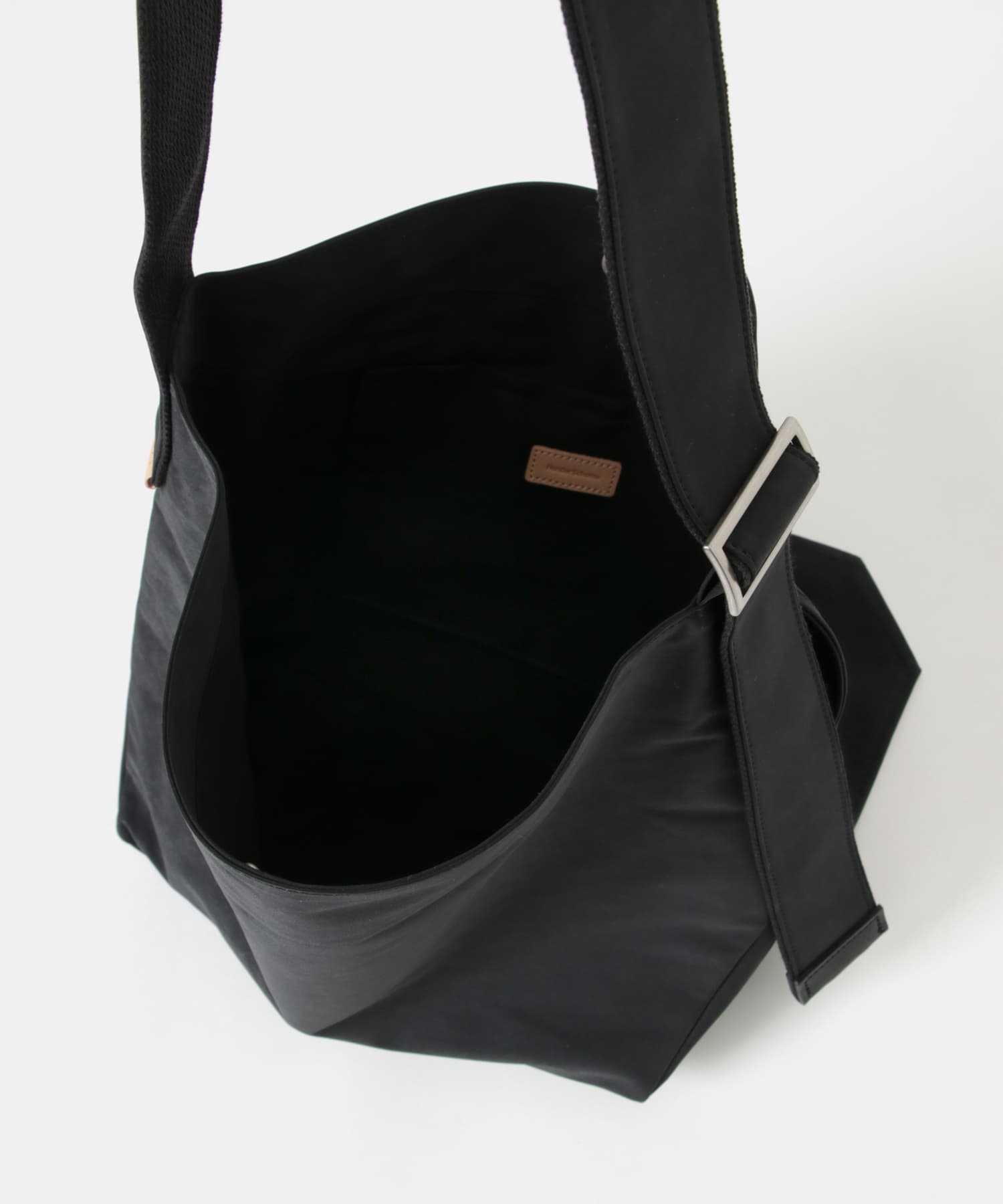 Hender Scheme　flap shoulder small black FREE
