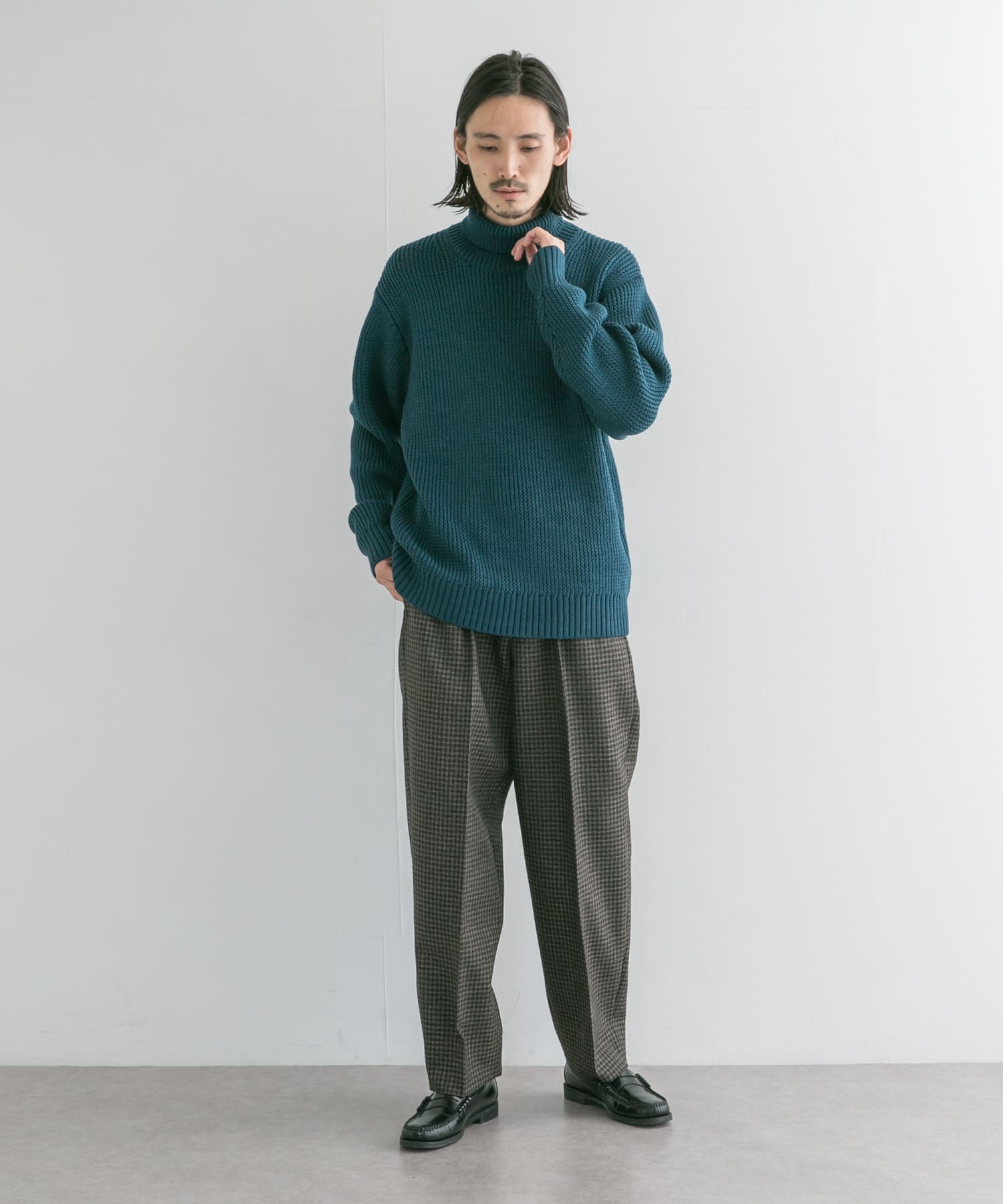 GREEN