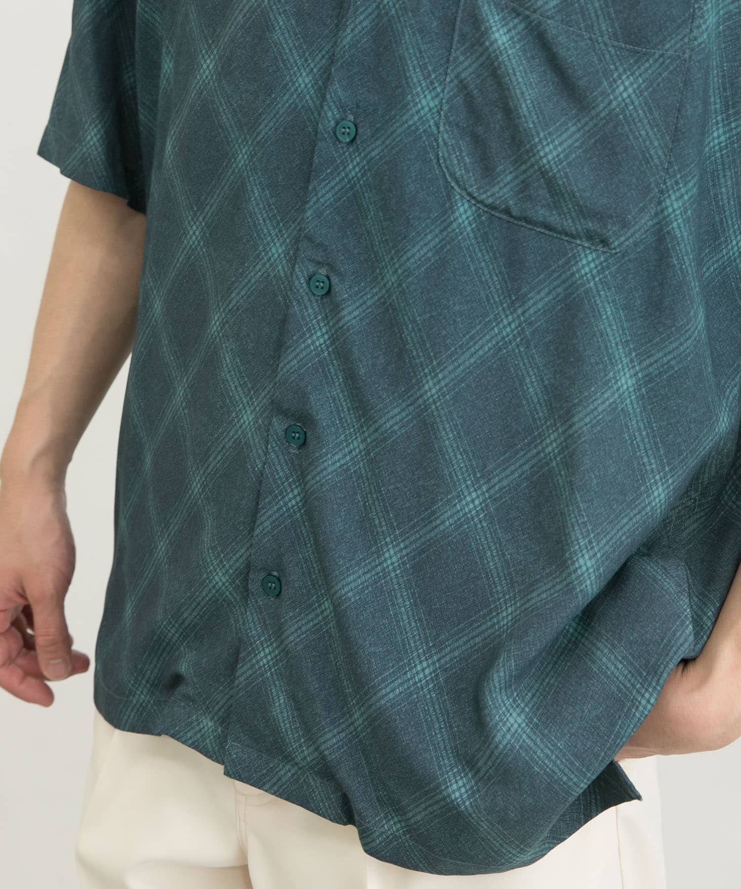 GREEN