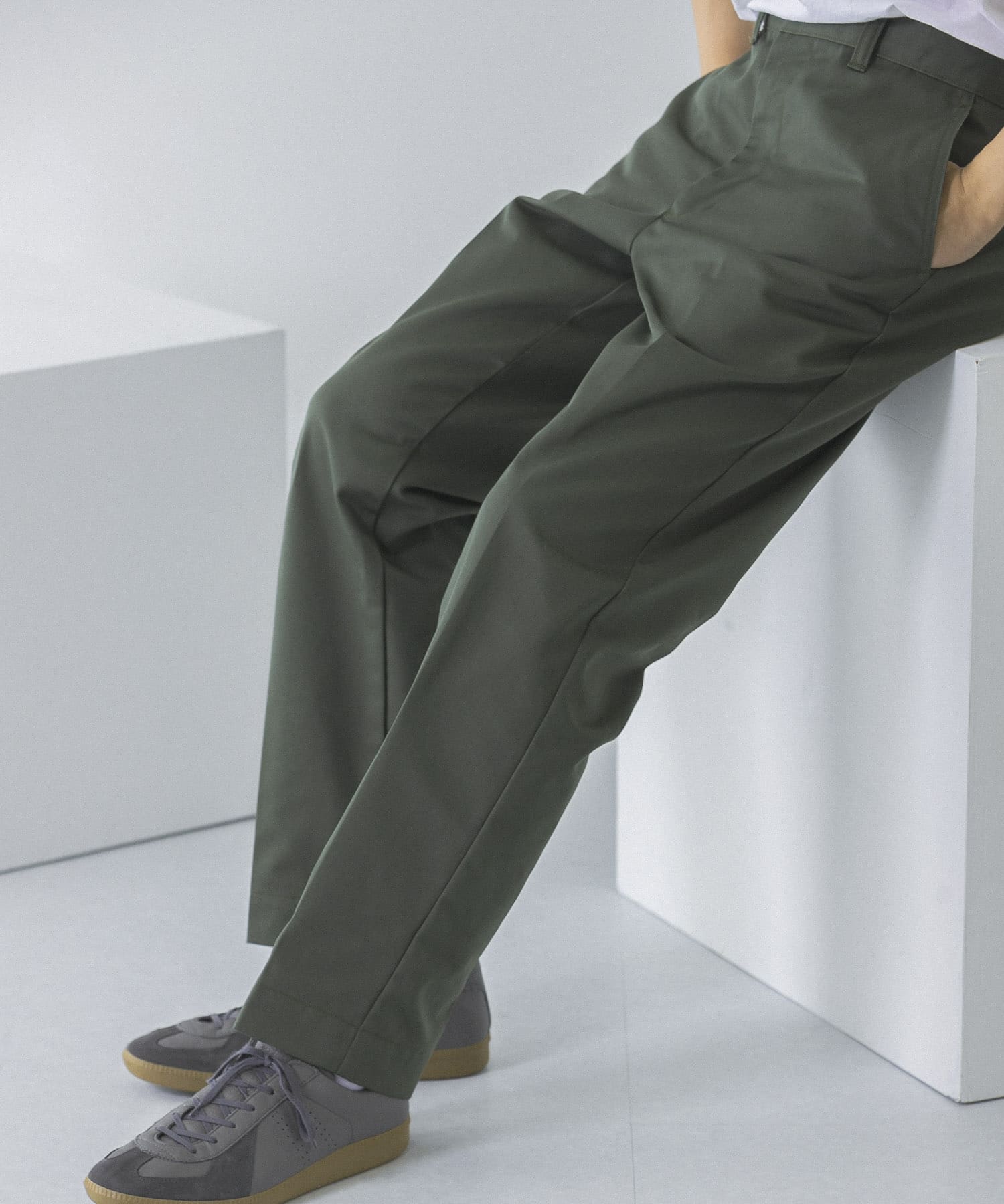 KHAKI
