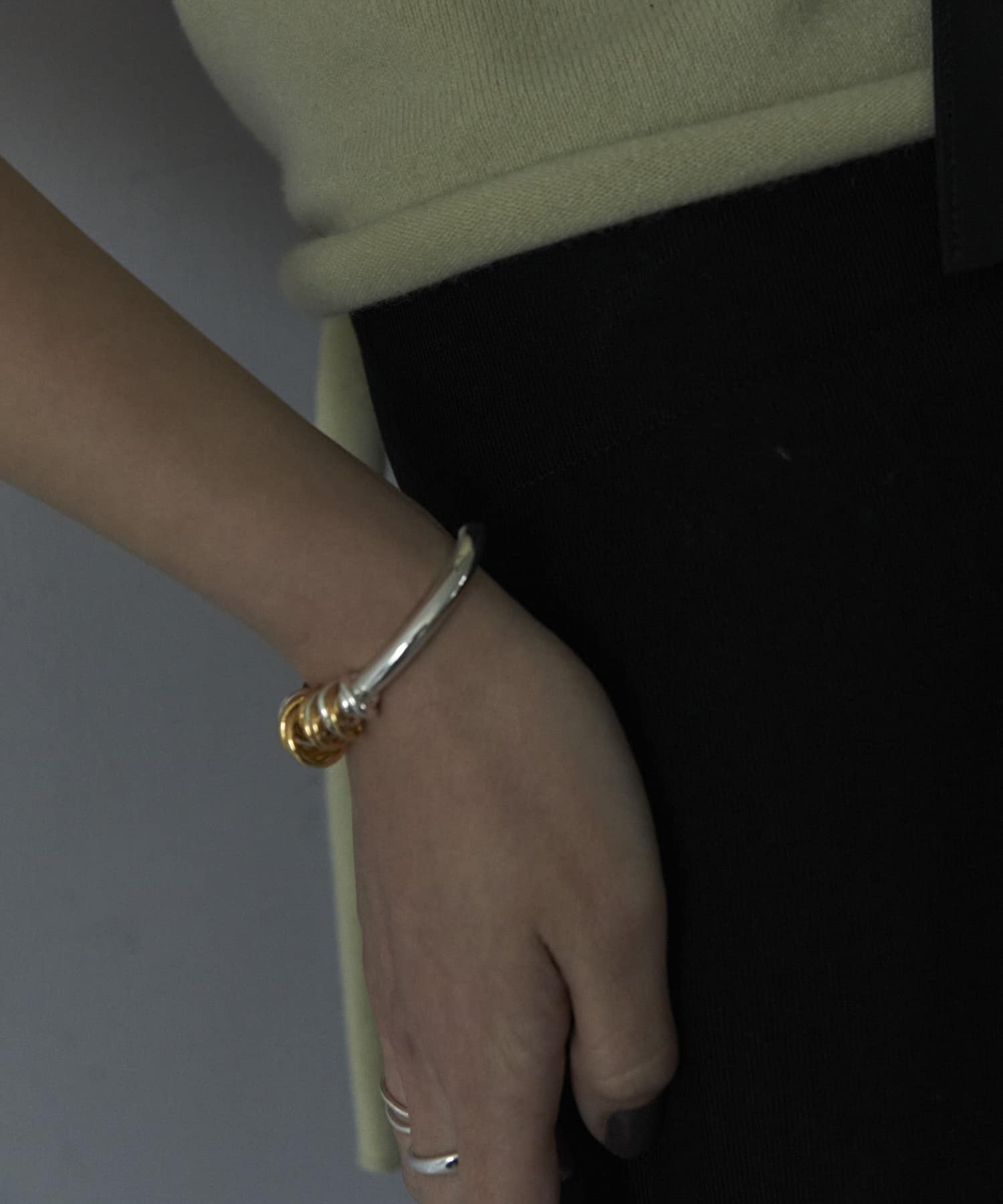 LAPUIS　Coil Around バングル