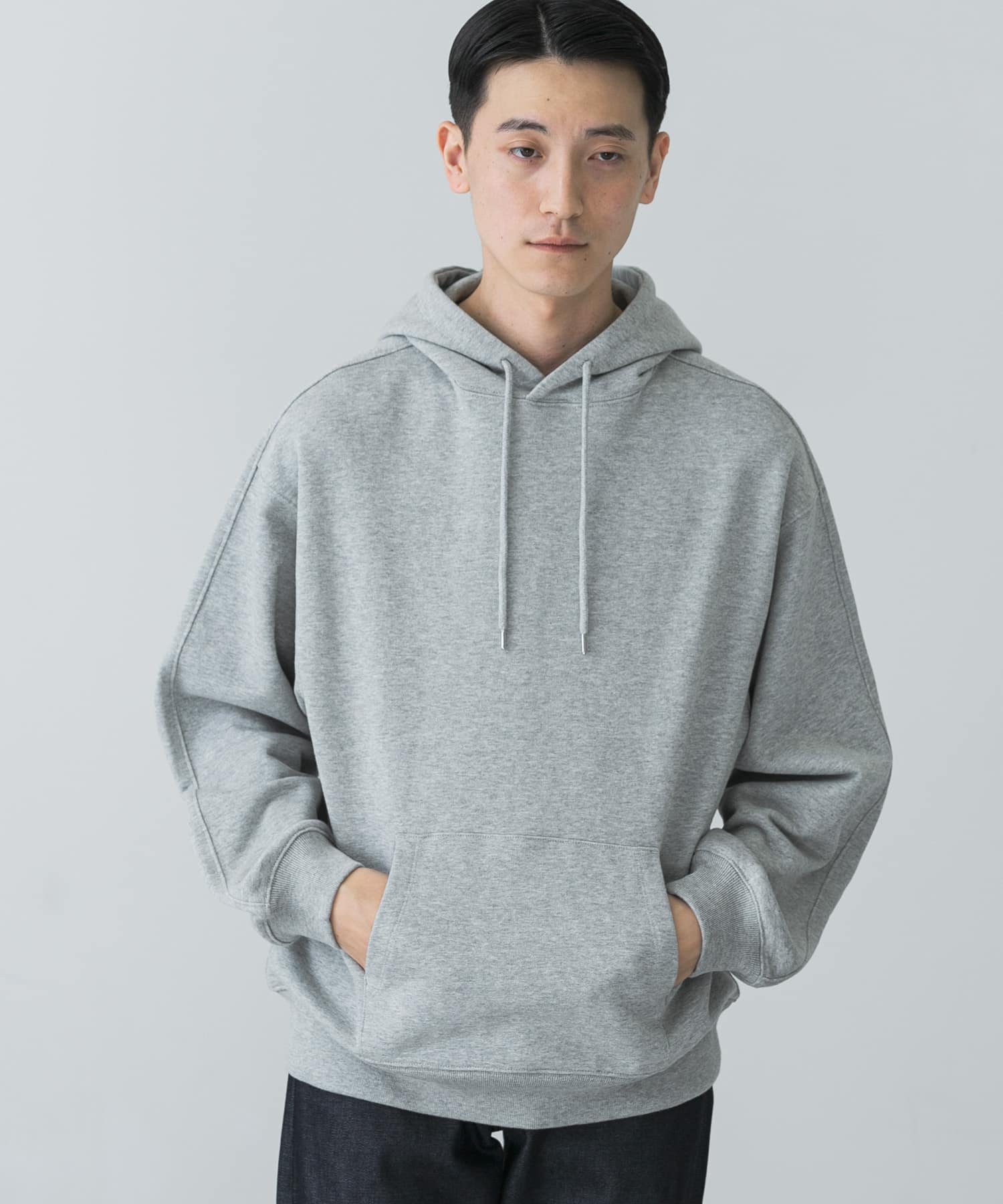 『UR TECH』スウェットパーカー