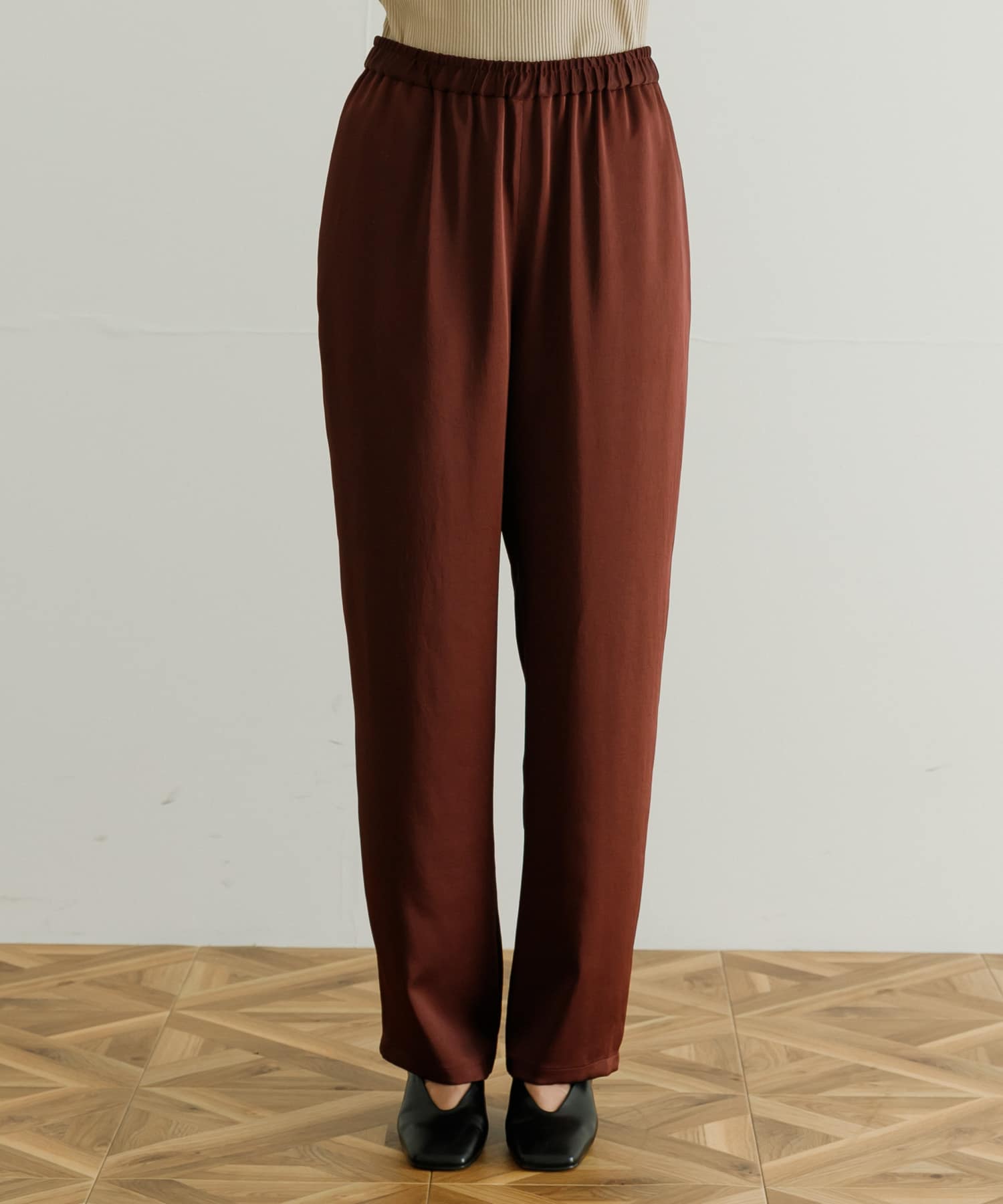 サテンイージーパンツ(36 BORDEAUX): ボトム｜URBAN RESEARCH