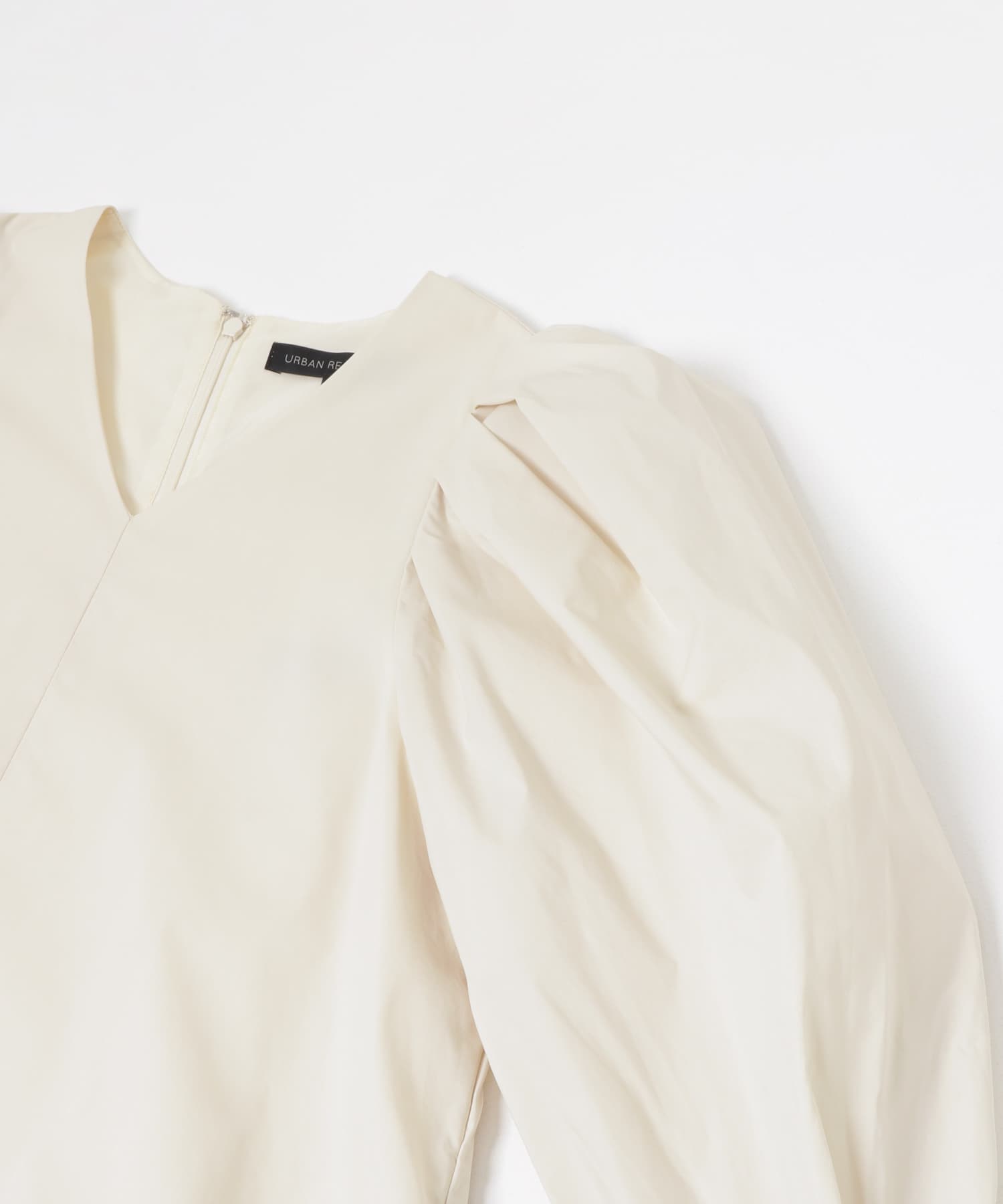 L.BEIGE