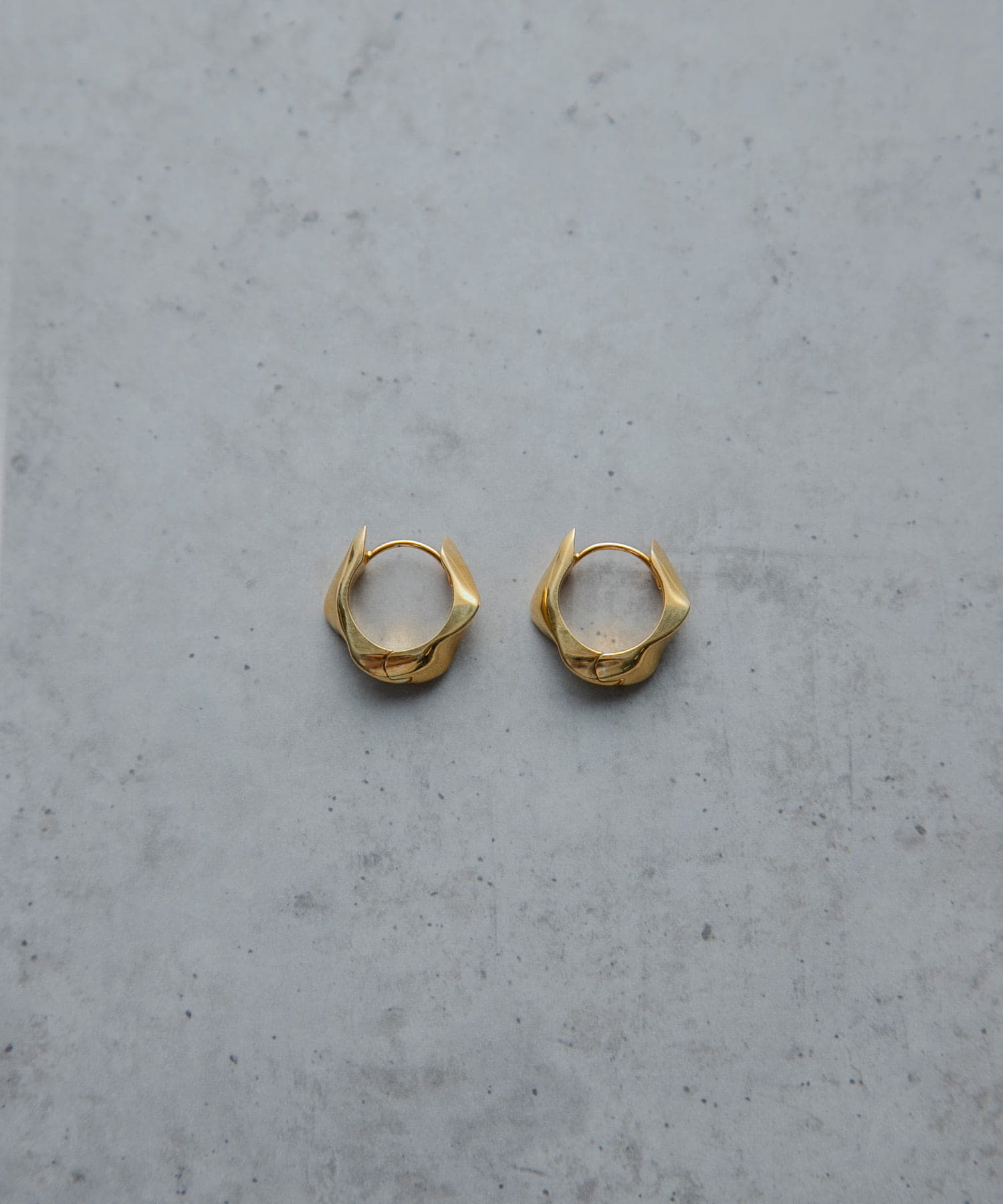 decor『デコール』　Twist Pierce L GOLD -