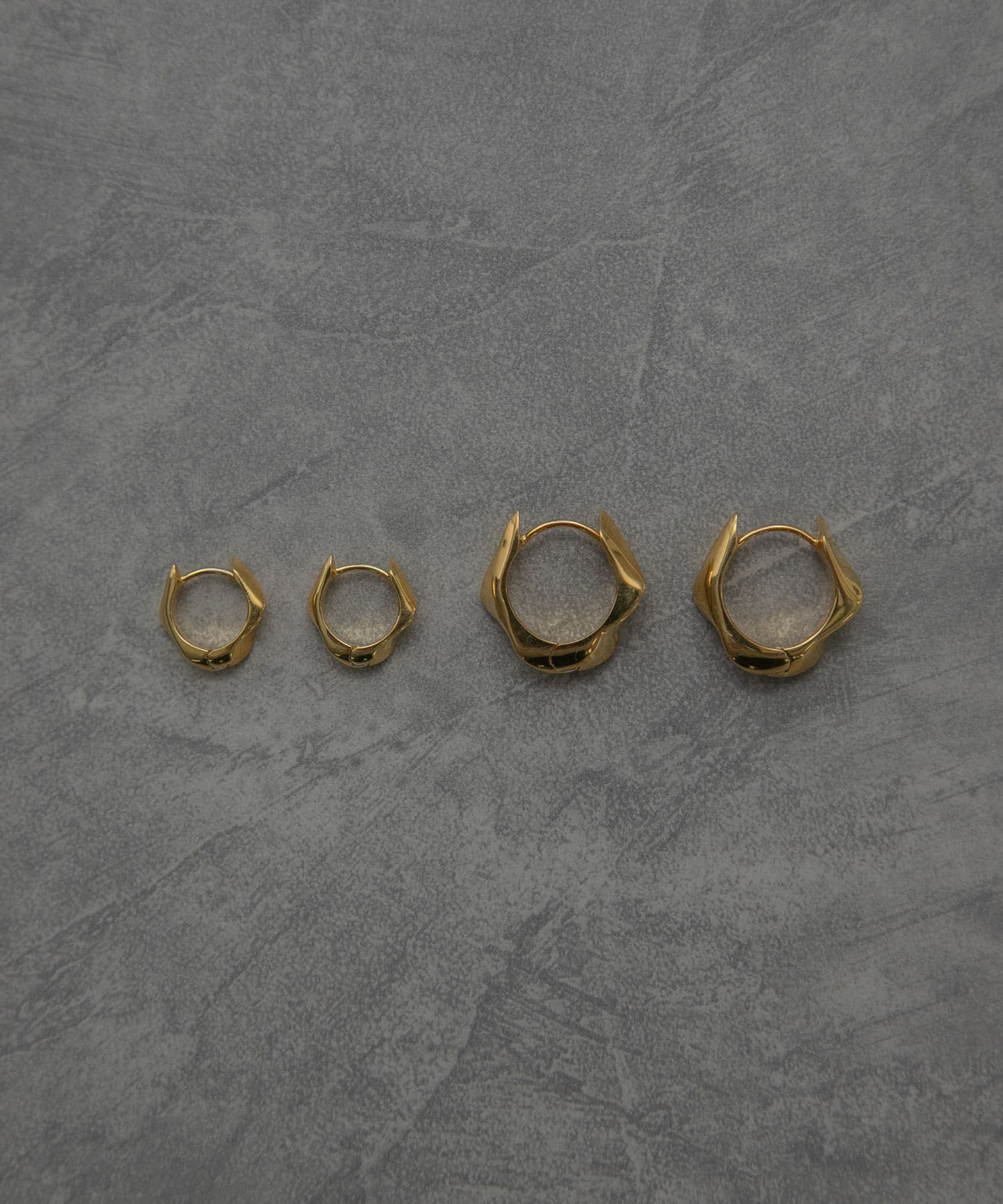 decor『デコール』　Twist Pierce L GOLD -