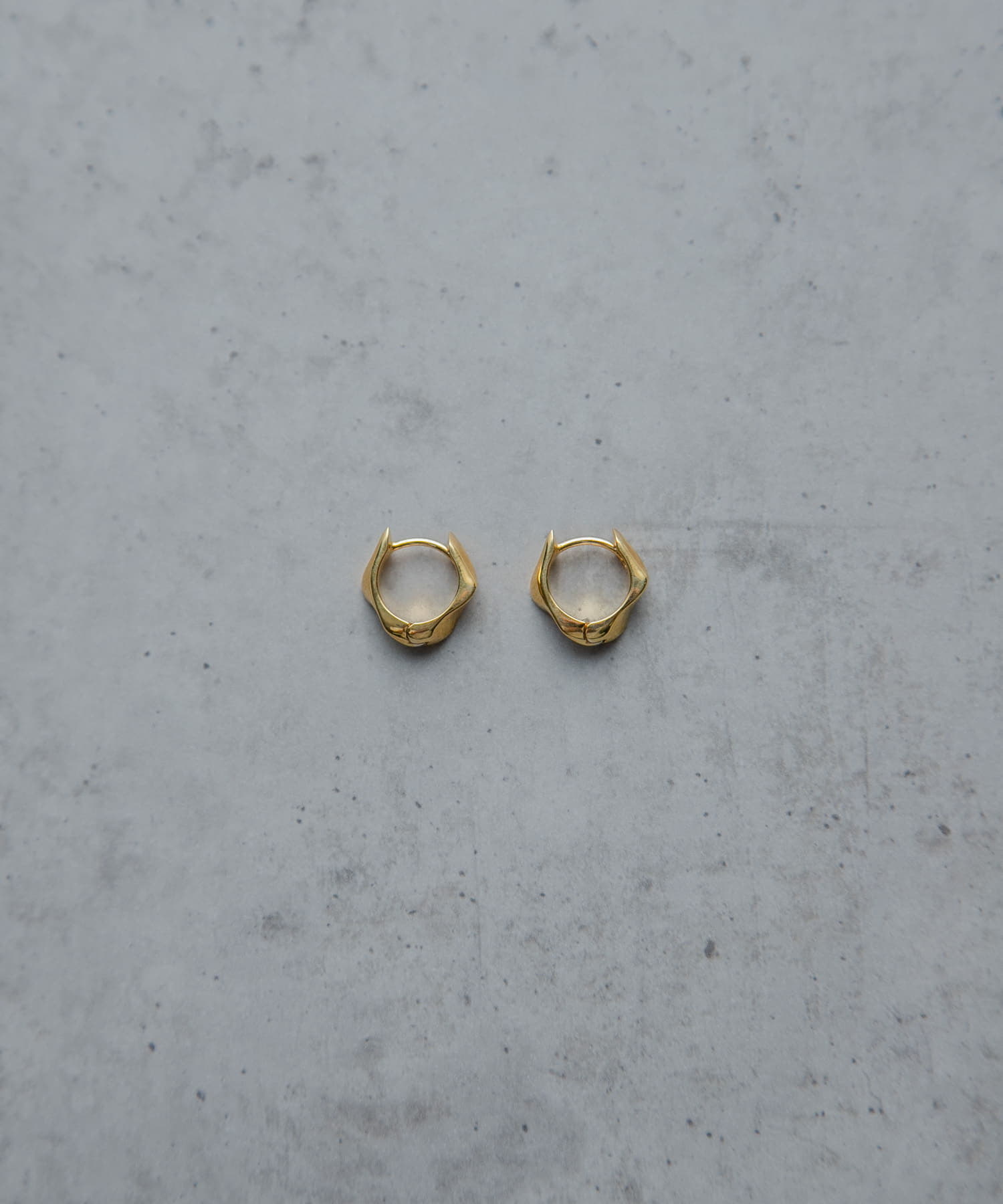 decor『デコール』　Twist Pierce M GOLD -