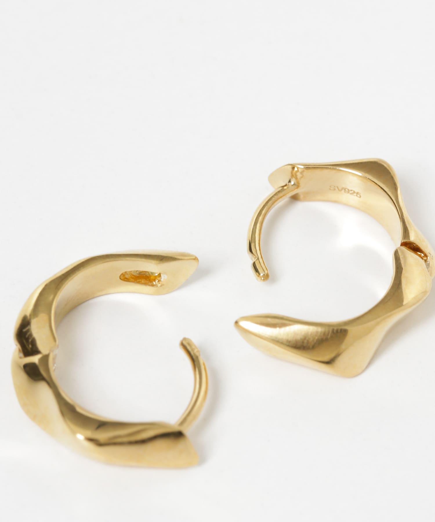 decor『デコール』　Twist Pierce M GOLD -