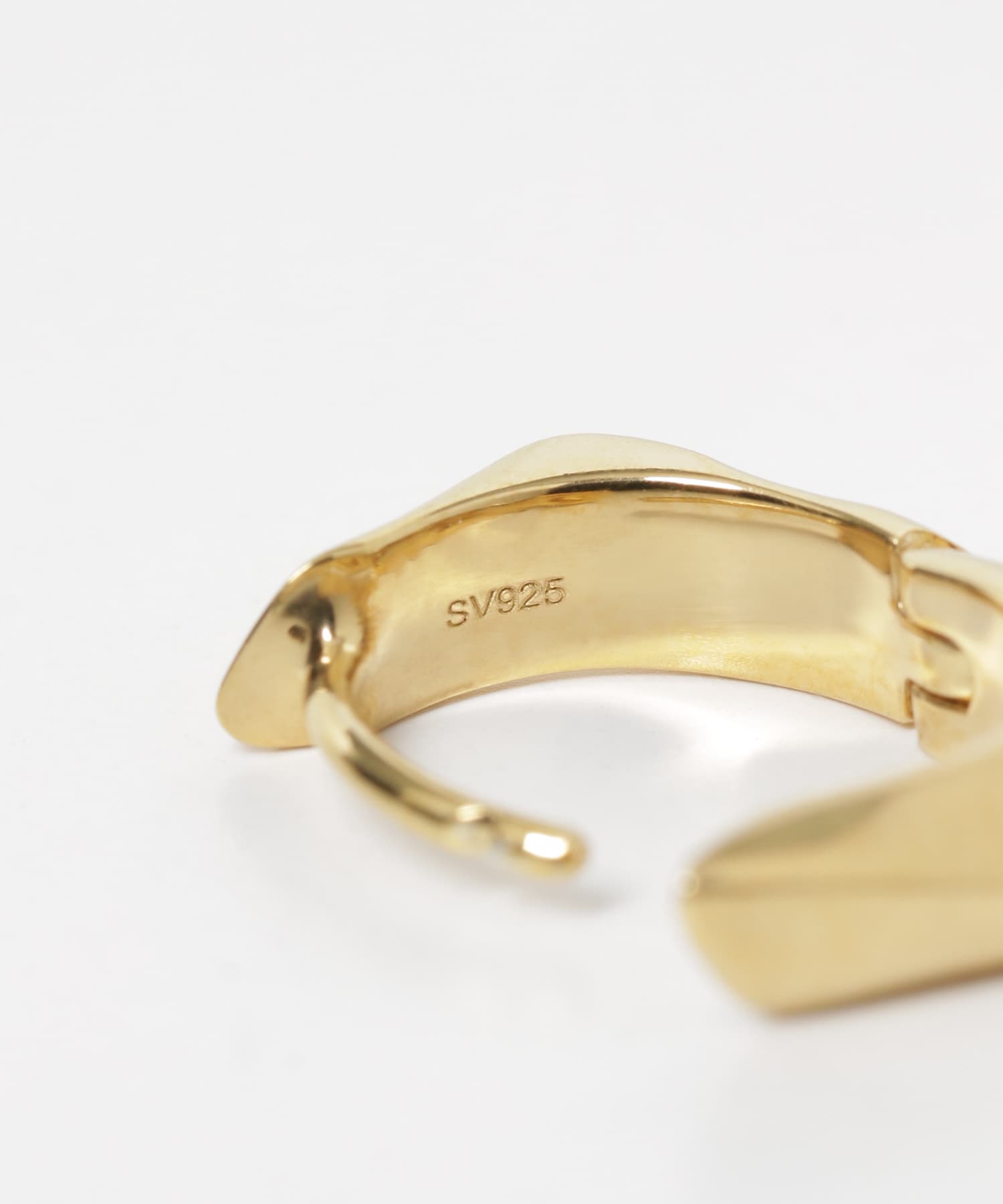 decor『デコール』　Twist Pierce M GOLD -