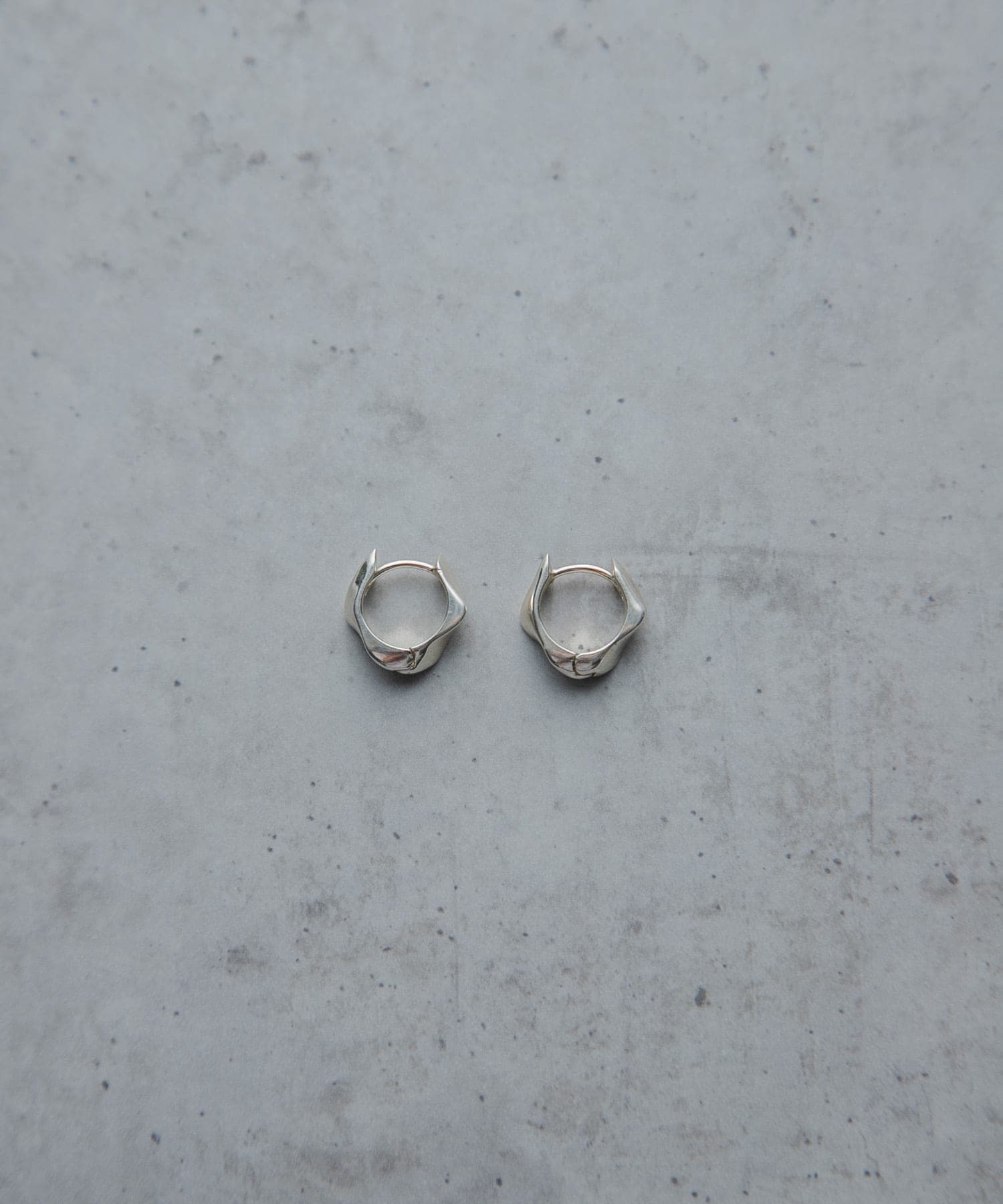 decor『デコール』　Twist Pierce M SILVER -
