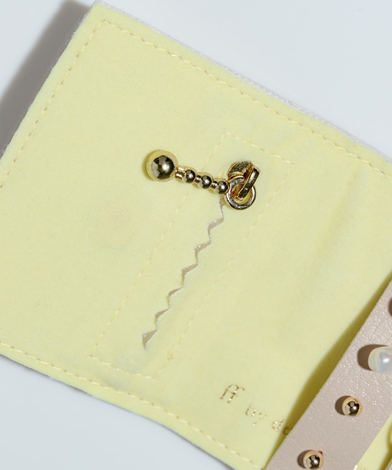 ff by decor urban research　アクセサリーポーチ BE/YE -