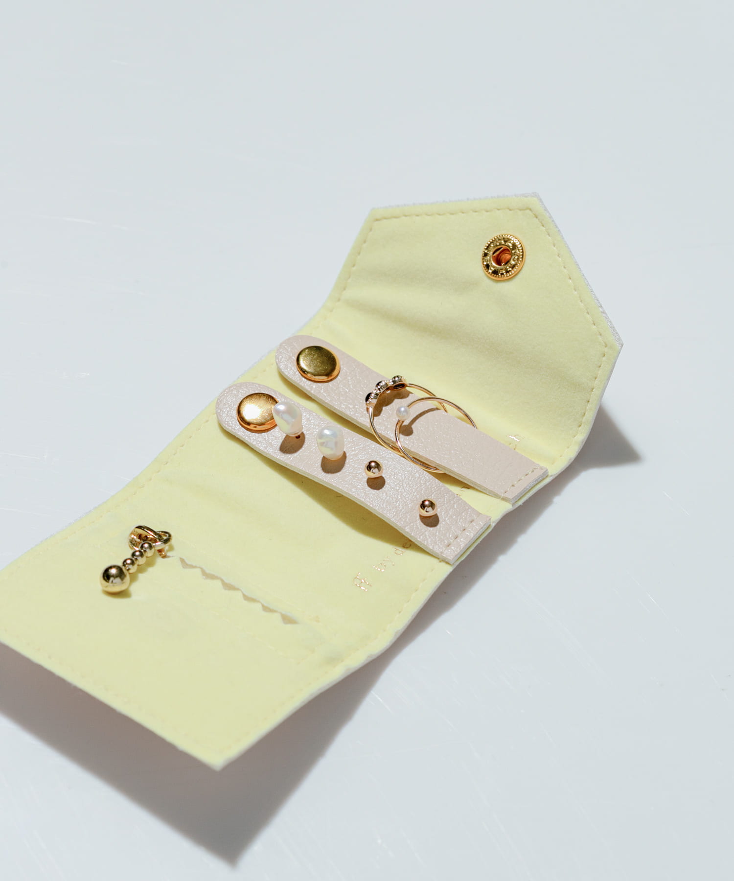 ff by decor urban research　アクセサリーポーチ BE/YE -