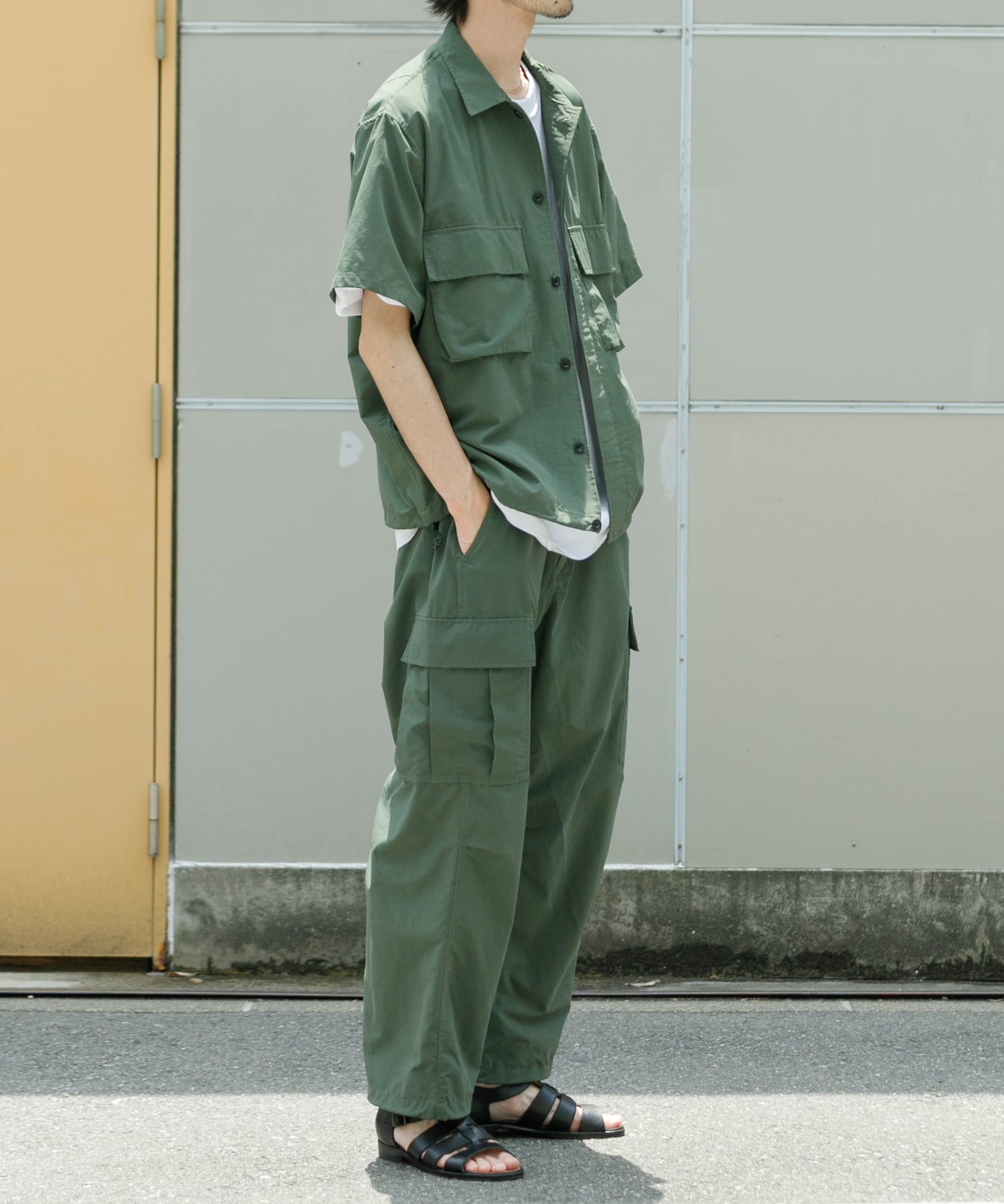 KHAKI