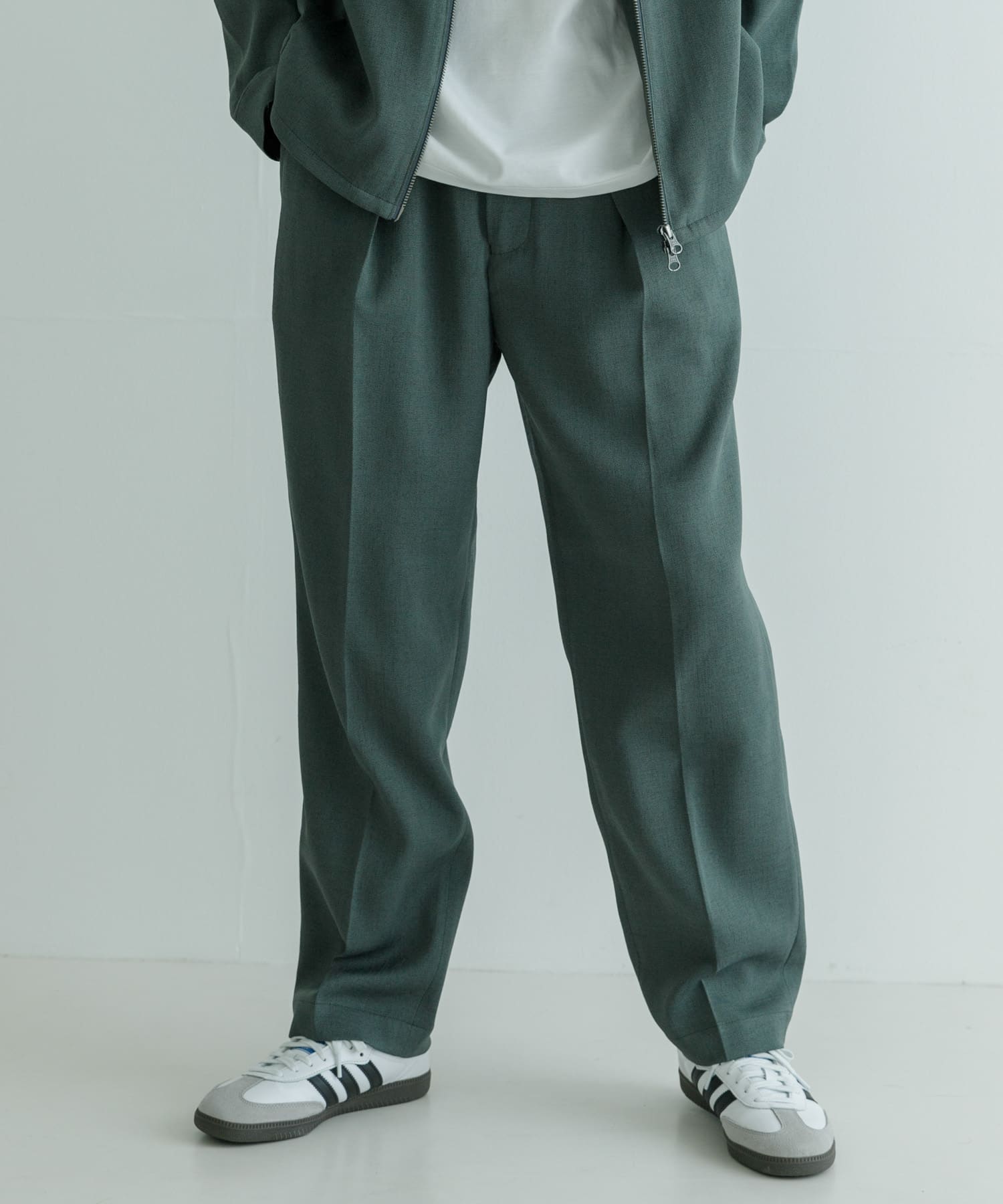 KHAKI
