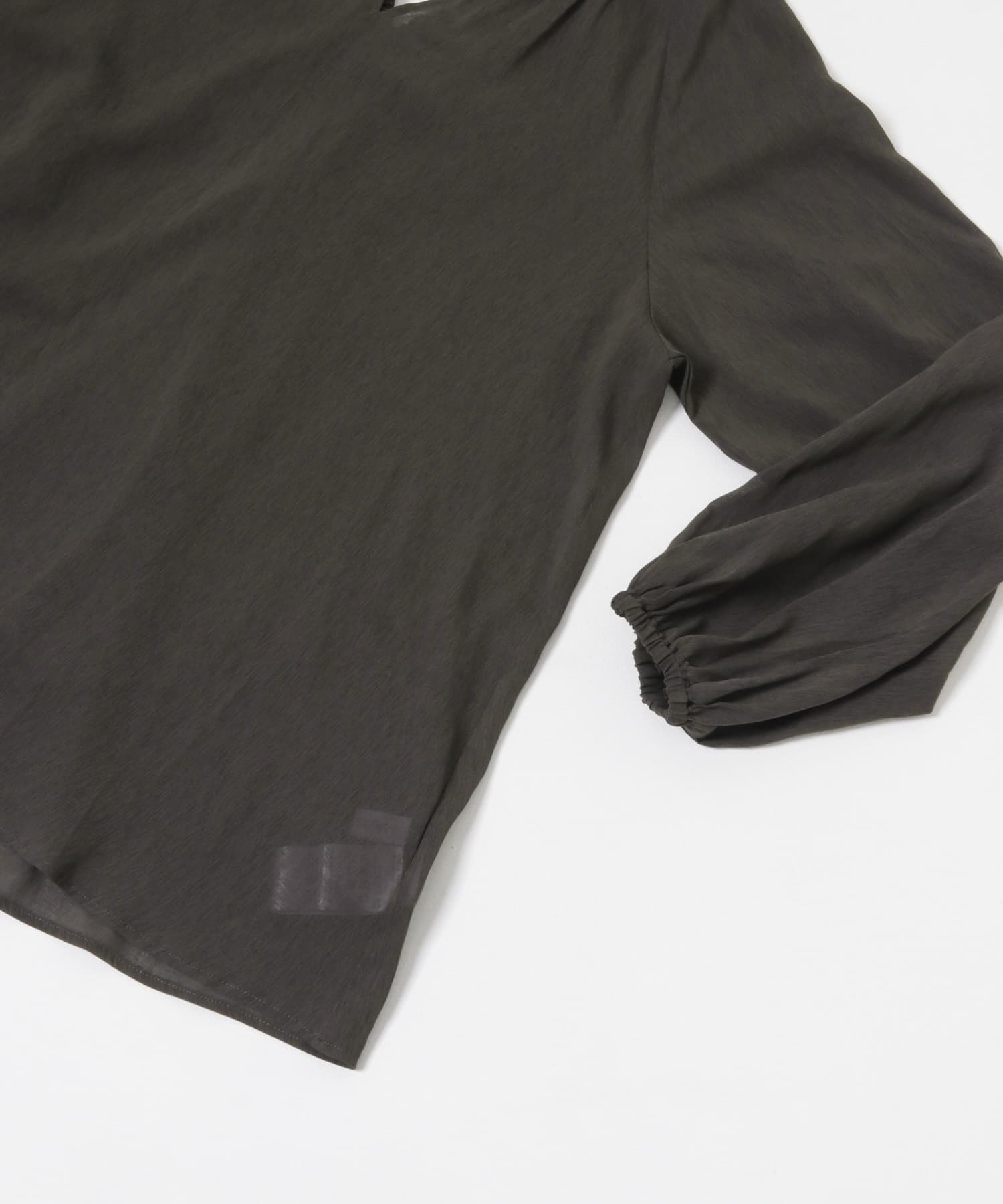 シアードロストギャザーブラウス CHARCOAL FREE