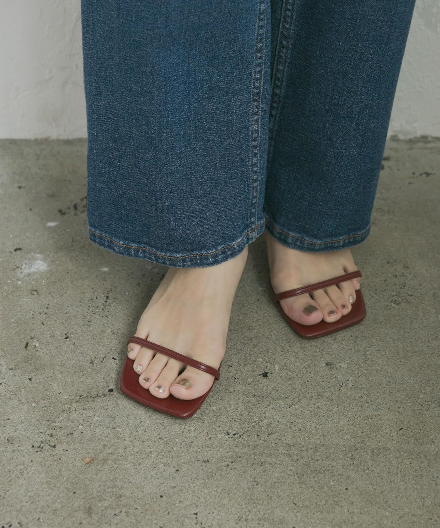 ナローストラップサンダル MAROON 36