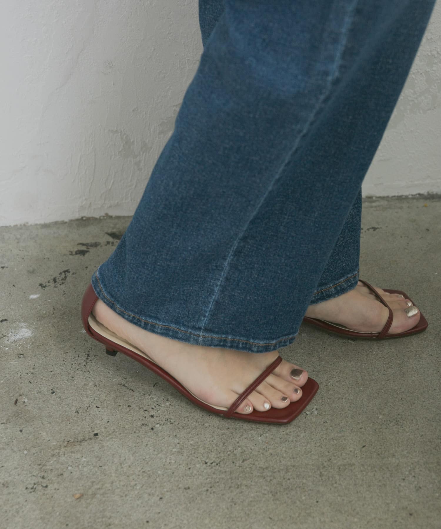 ナローストラップサンダル MAROON 36