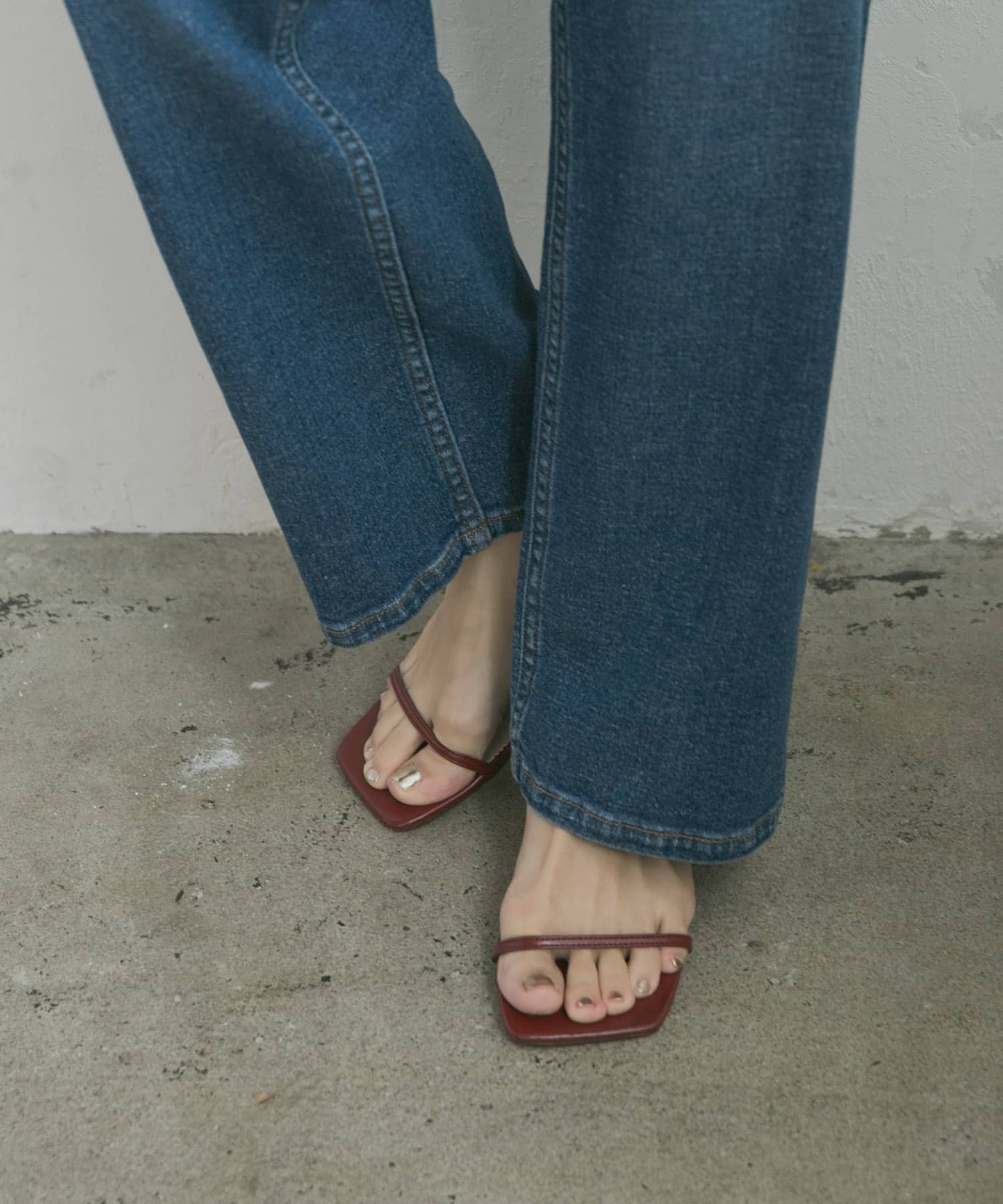 ナローストラップサンダル MAROON 36