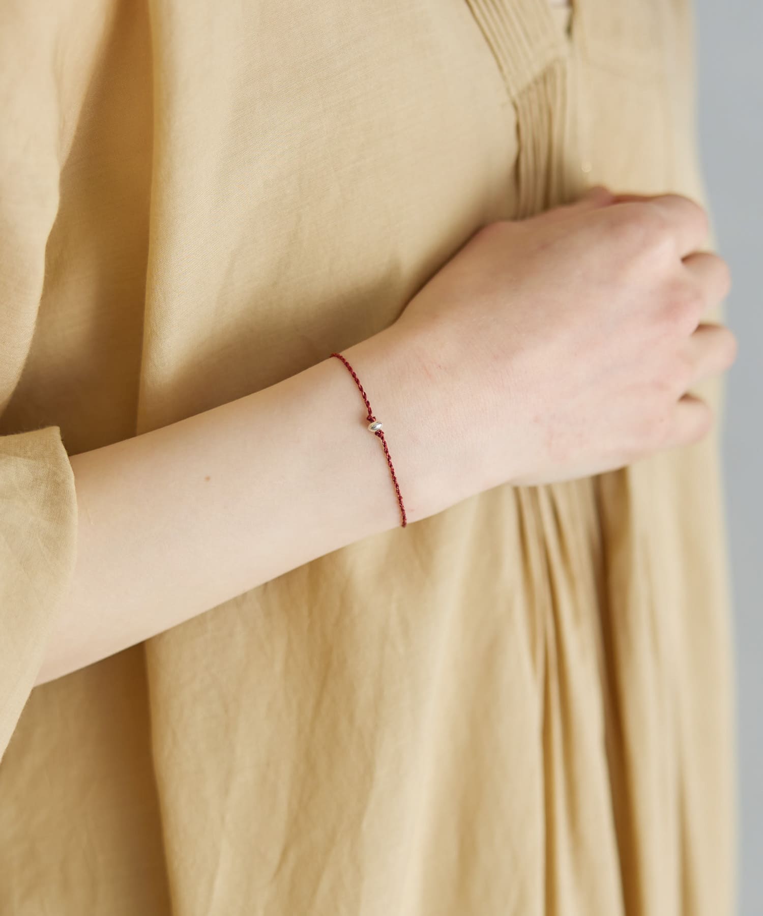 decor『デコール』　String Bracelet RED -