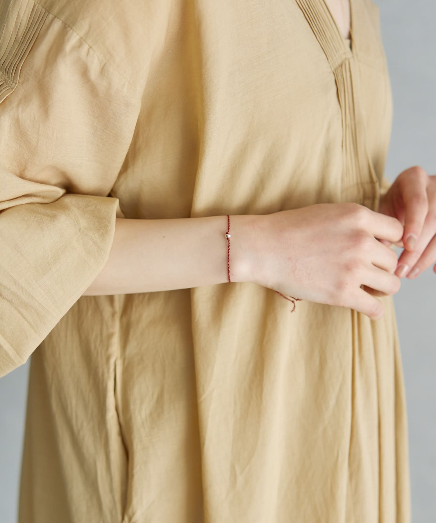 decor『デコール』　String Bracelet RED -