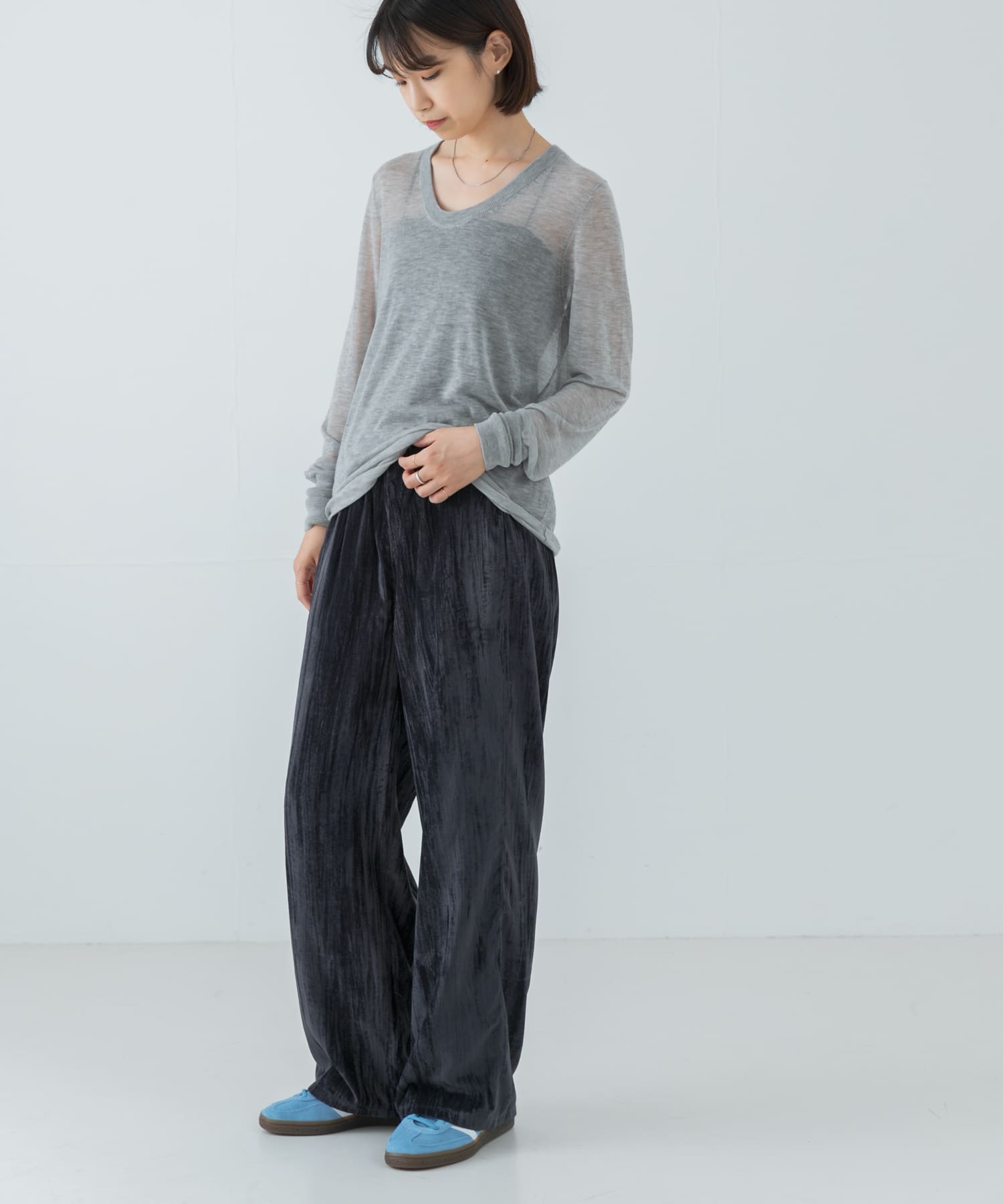 GRAY