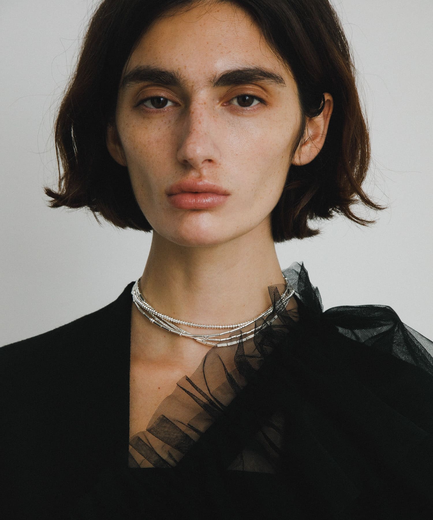 decor『デコール』　Hematite bar Choker SILVER -