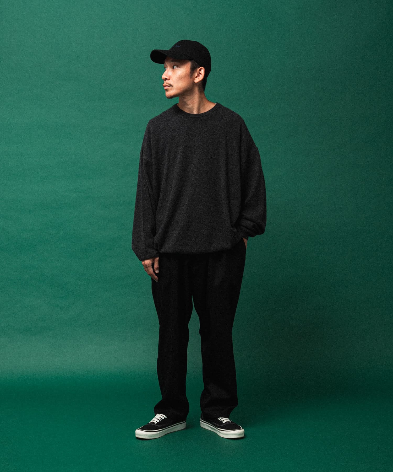 SUPER WIDE CASHMERE CREW NECK