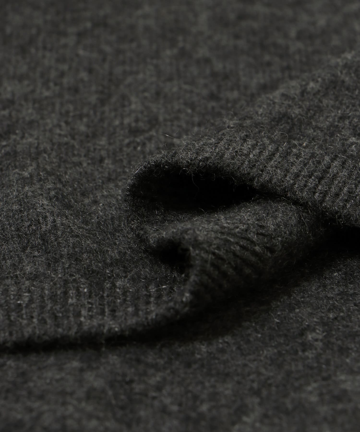SUPER WIDE CASHMERE CREW NECK CHARCOAL 1